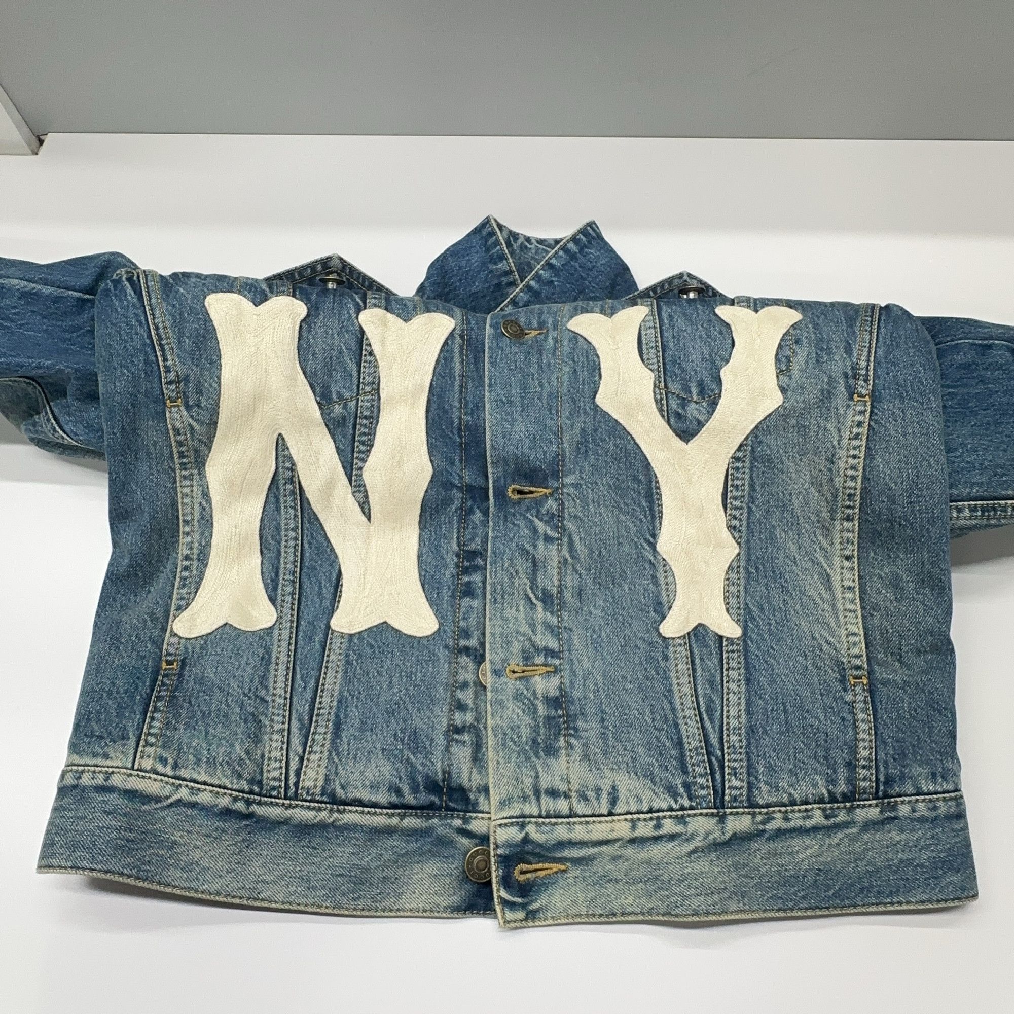 Gucci Gucci NY Patch Denim Jacket Size 40 Size S / US 4 / IT 40 - 6 Thumbnail