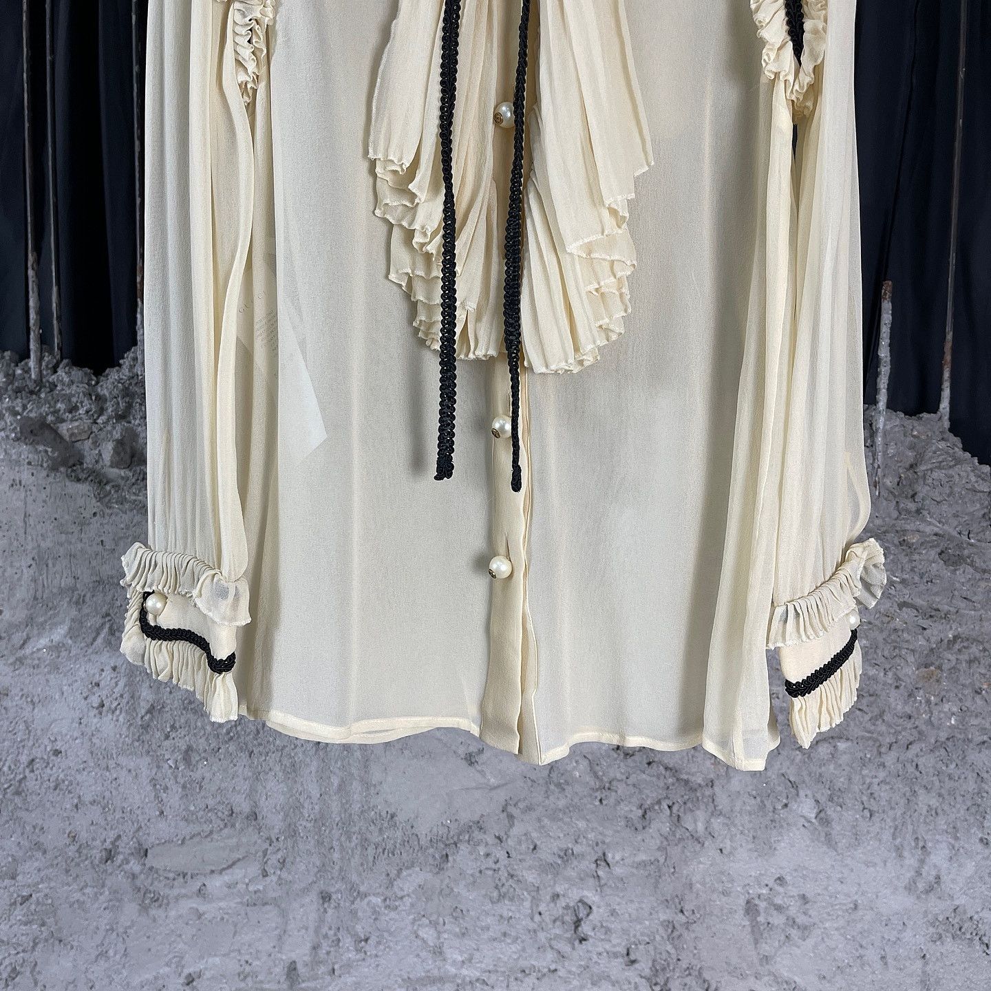 Gucci Gucci Ruffled Trim Chiffon Blouse Size 38 Size XS / US 0-2 / IT 36-38 - 7 Thumbnail