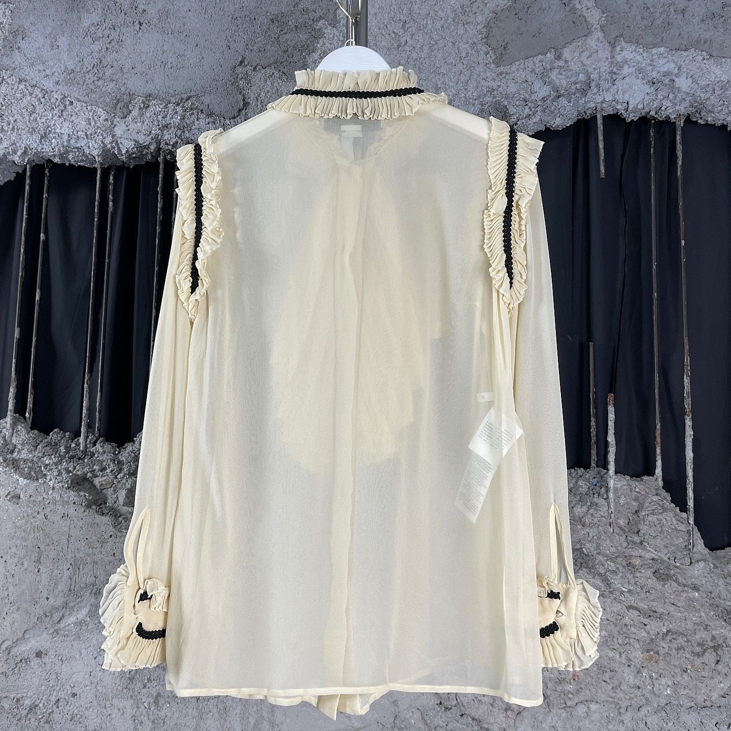 Gucci Gucci Ruffled Trim Chiffon Blouse Size 38 Size XS / US 0-2 / IT 36-38 - 2 Thumbnail