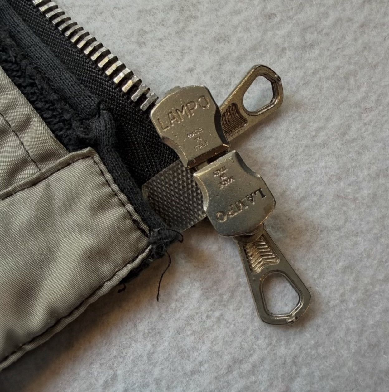 Vintage Vintage 2000s Maktig Waxed Studded Zip Hoodie Size US M / EU 48-50 / 2 - 8 Thumbnail