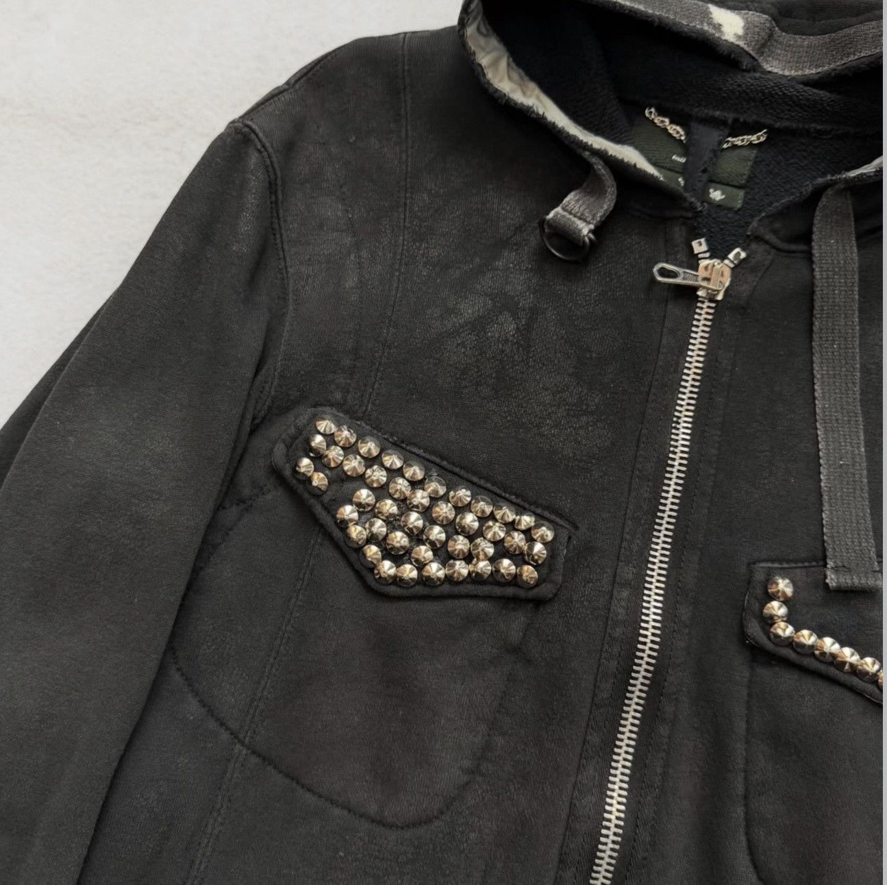 Vintage Vintage 2000s Maktig Waxed Studded Zip Hoodie Size US M / EU 48-50 / 2 - 5 Thumbnail