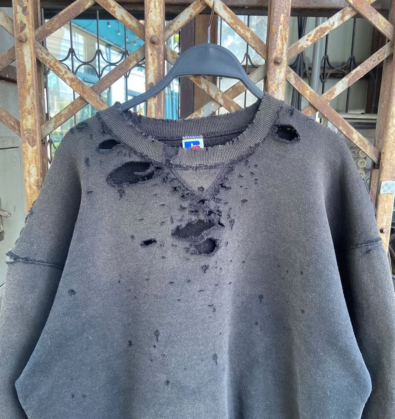 Vintage 90s Vintage Thrashed Distressed Faded Russell Sweatshirt Size US M / EU 48-50 / 2 - 6 Thumbnail