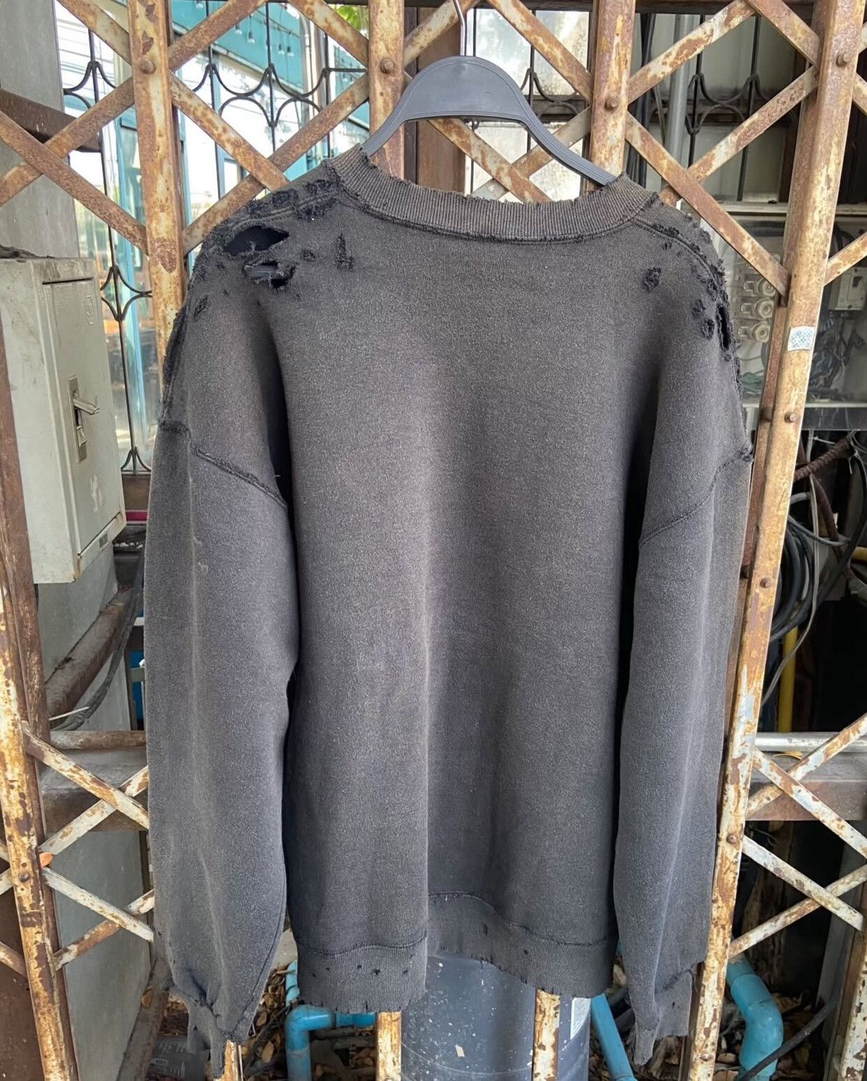 Vintage 90s Vintage Thrashed Distressed Faded Russell Sweatshirt Size US M / EU 48-50 / 2 - 7 Thumbnail