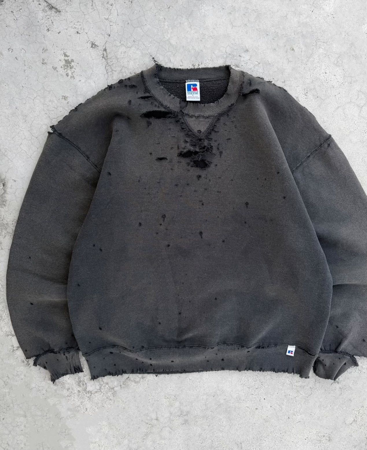 Vintage 90s Vintage Thrashed Distressed Faded Russell Sweatshirt Size US M / EU 48-50 / 2 - 2 Thumbnail