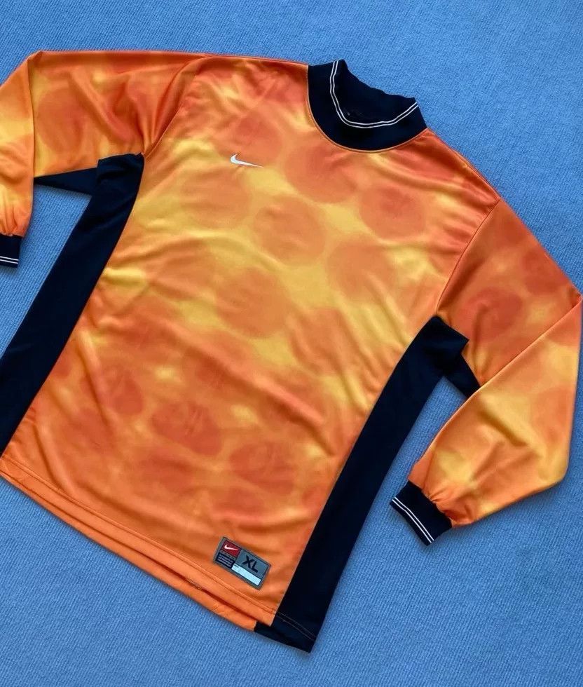 Vintage Vintage 90's Nike Polka Dot Goalkeeper Jersey Size US M / EU 48-50 / 2 - 2 Thumbnail