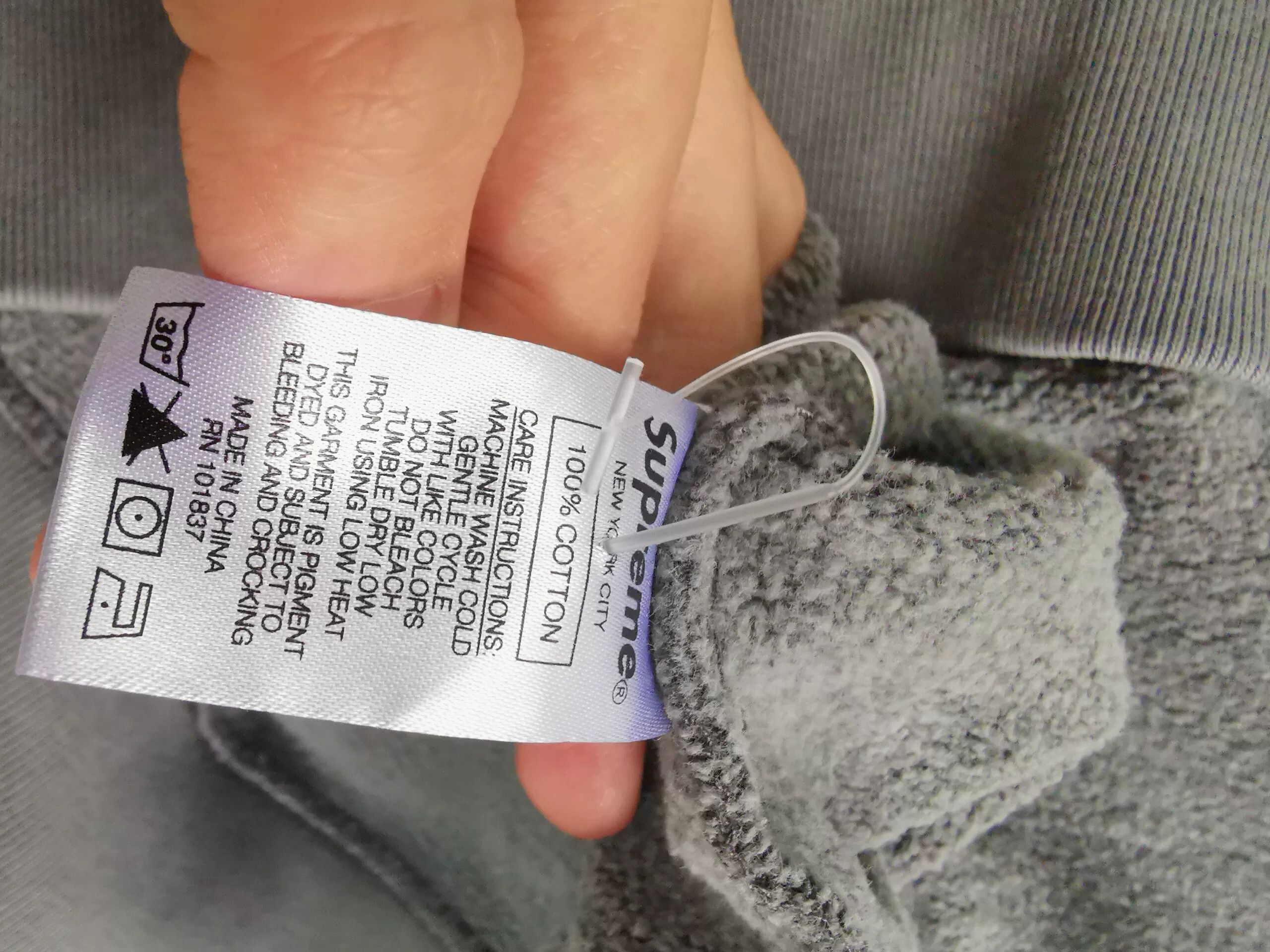 Supreme Supreme Hoodie Size M Size US M / EU 48-50 / 2 - 5 Thumbnail