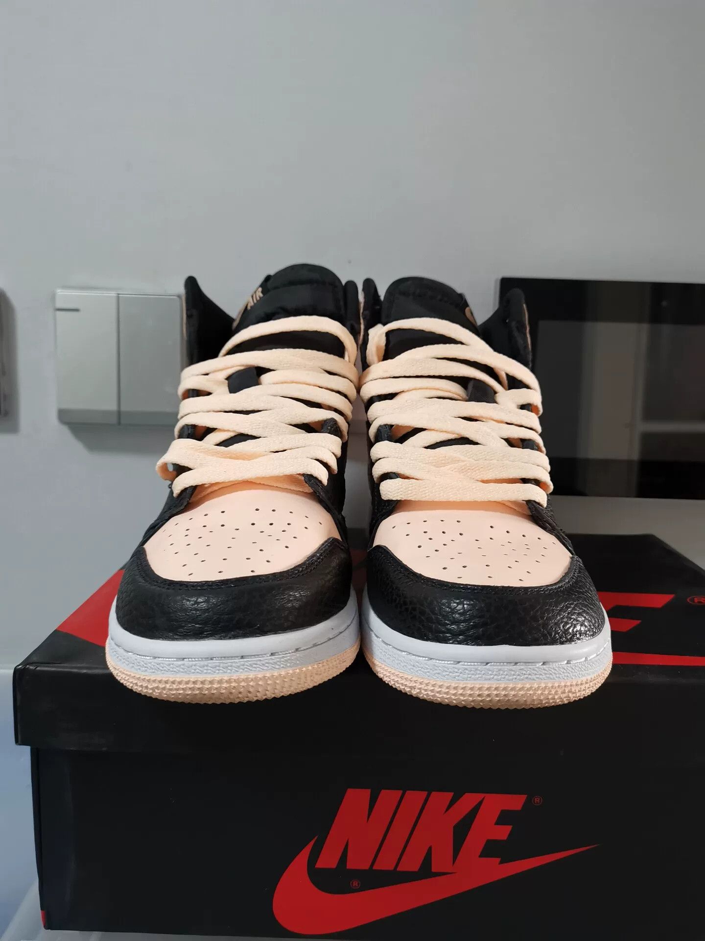 Jordan Brand Jordan 1 Black Pink Toe Size US 7 / EU 40 - 2 Thumbnail
