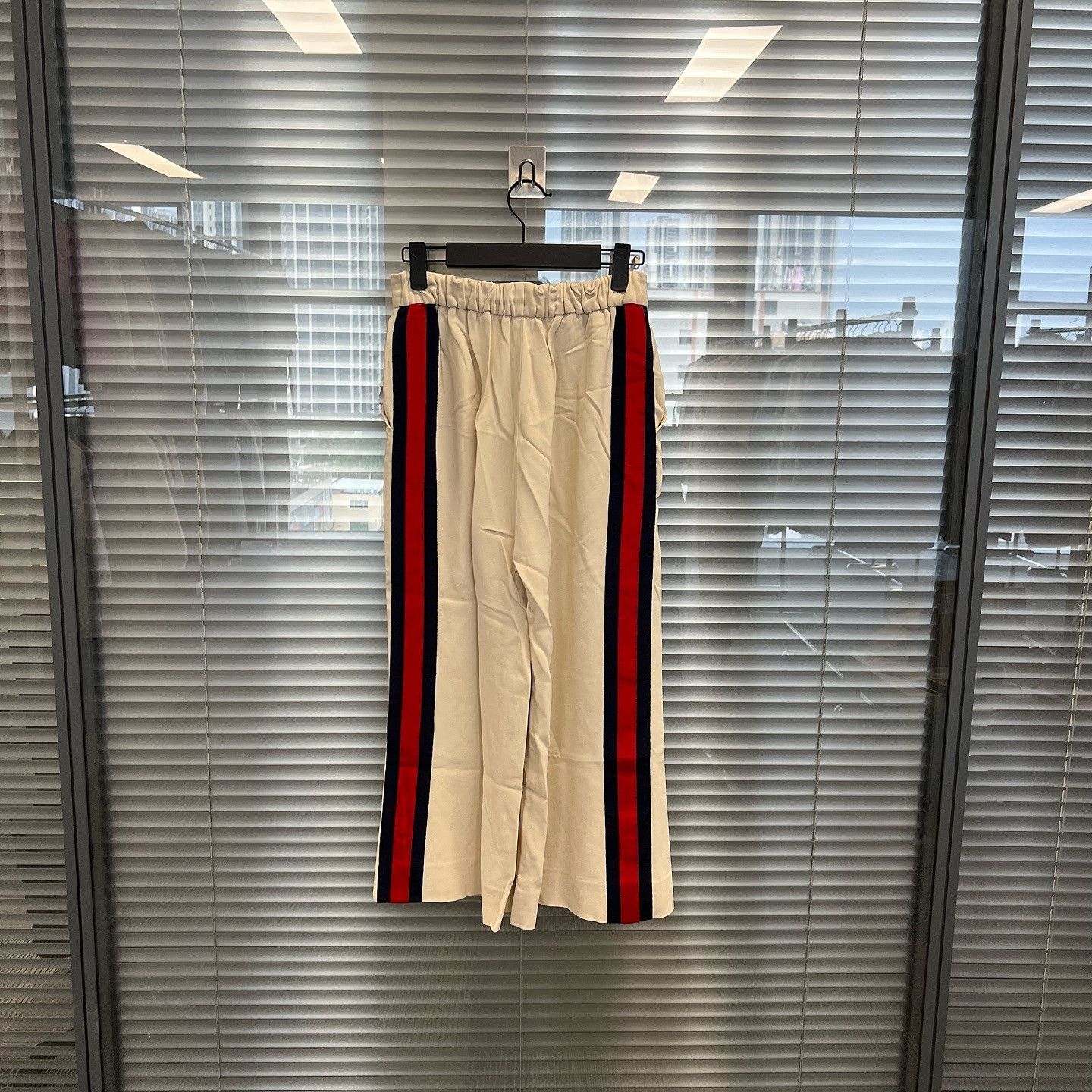 Gucci Gucci Side Stripe Pants Size 40 Size 27" / US 4 / IT 40 - 2 Thumbnail