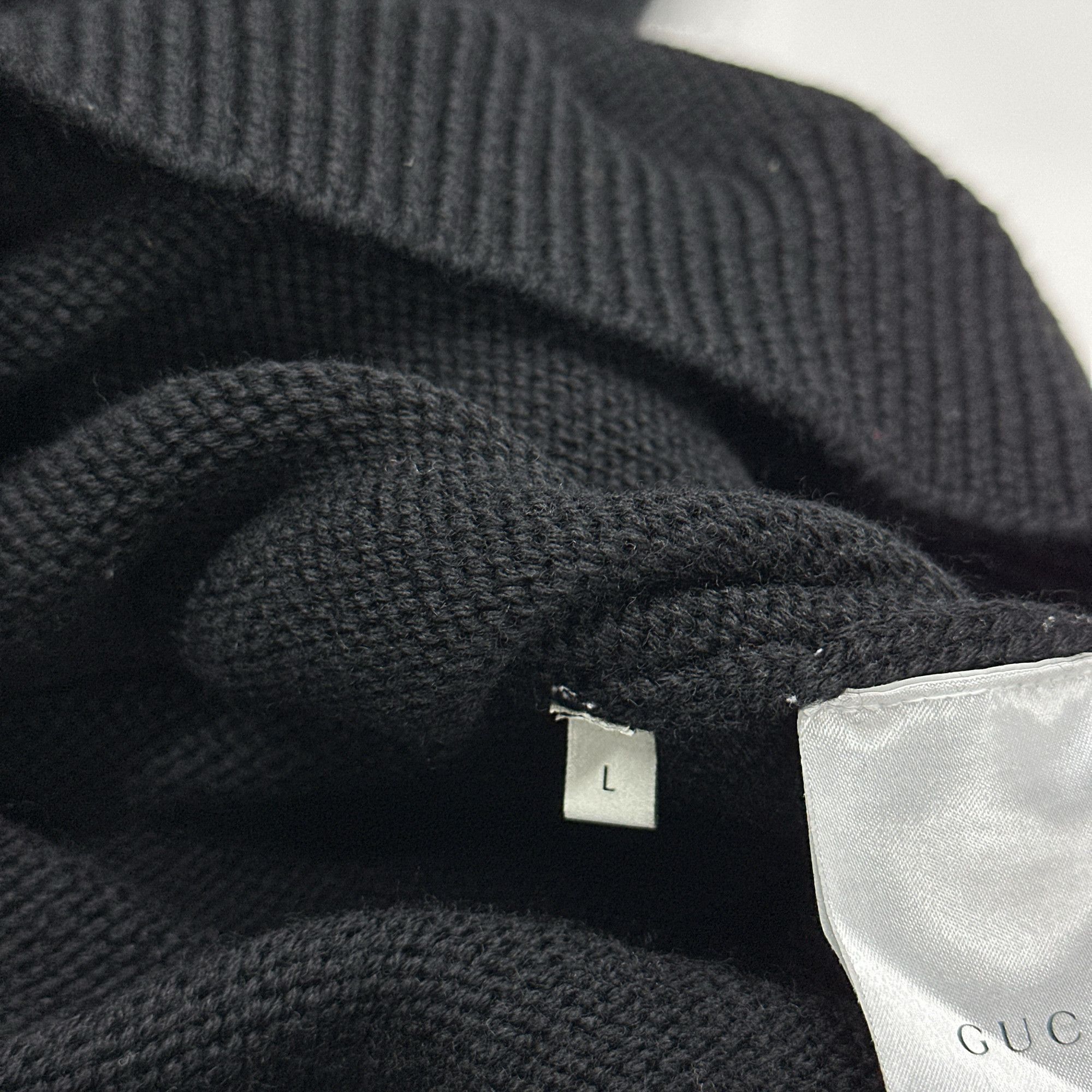 Gucci Gucci Bee Embroidered V-Neck Sweater Size L Size US L / EU 52-54 / 3 - 3 Thumbnail