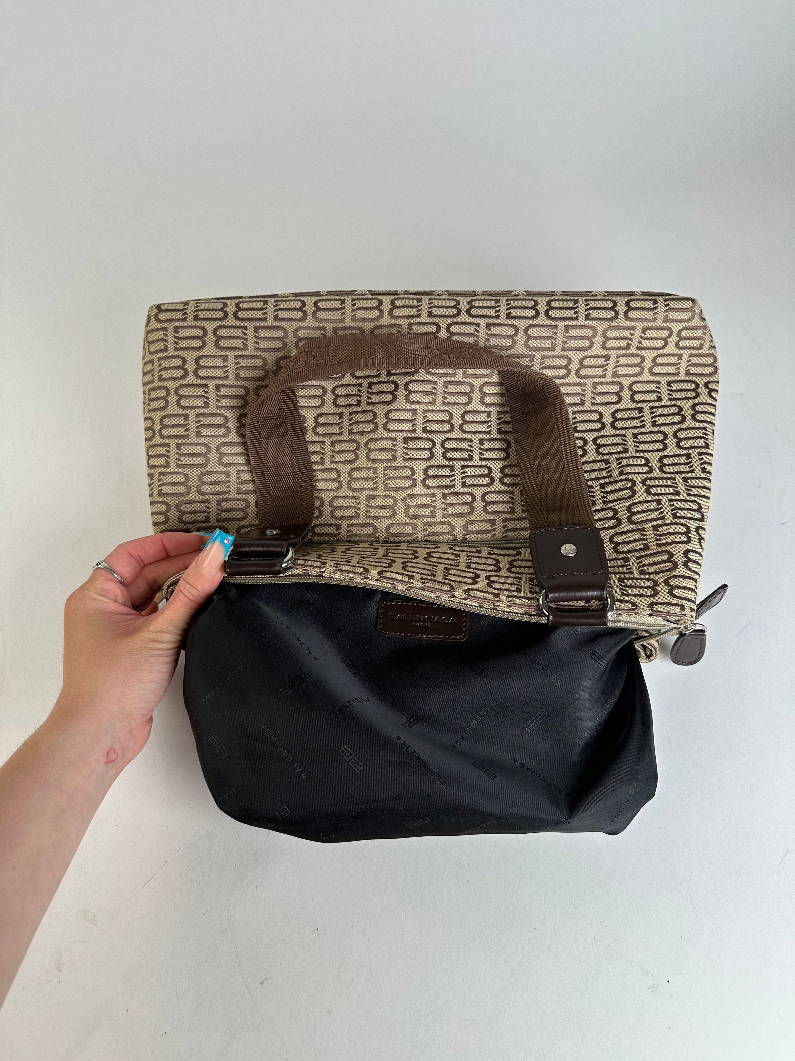Balenciaga Beige Canvas Leather Monogram Tote Bag Size ONE SIZE - 9 Thumbnail