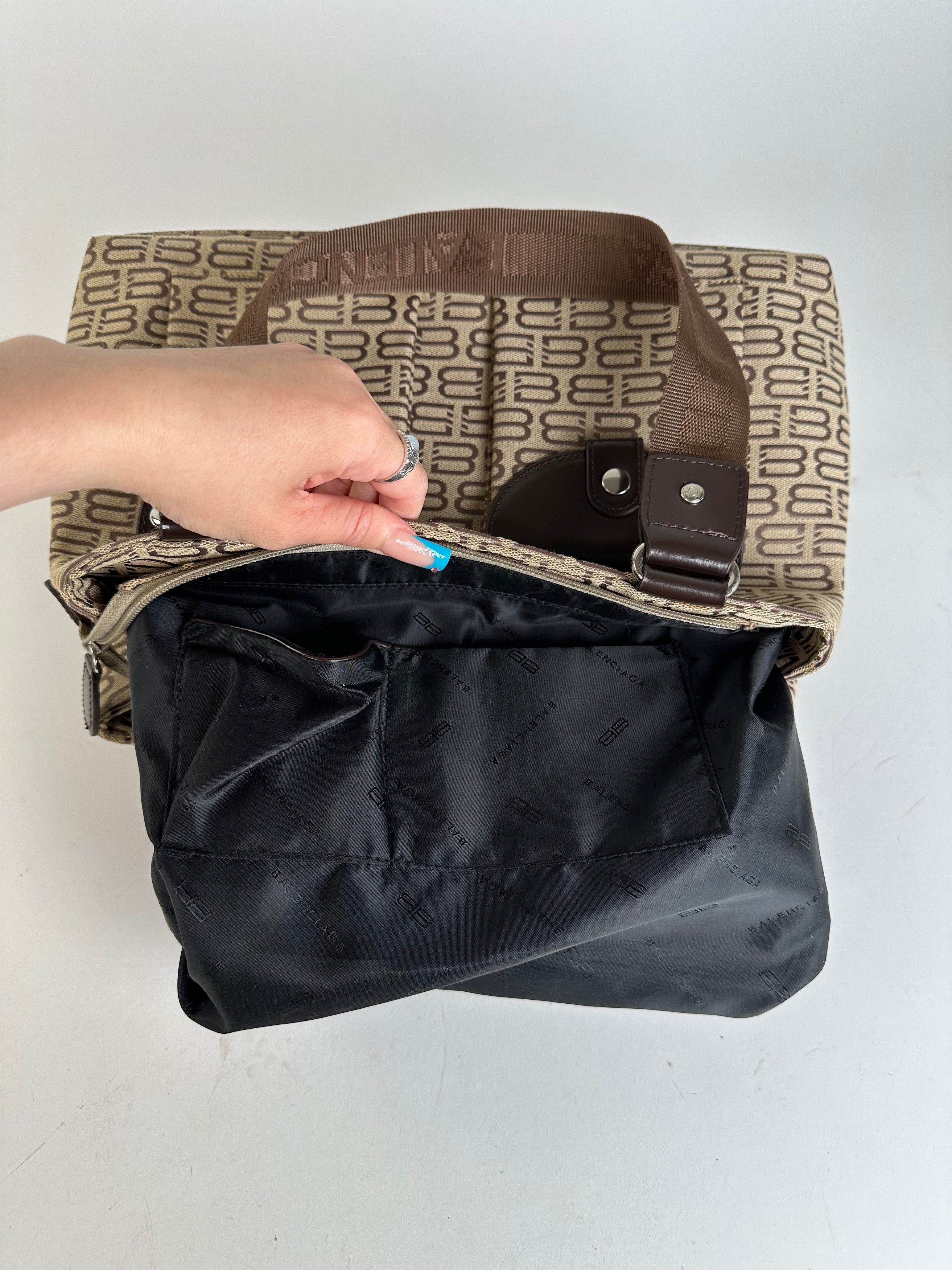 Balenciaga Beige Canvas Leather Monogram Tote Bag Size ONE SIZE - 10 Thumbnail