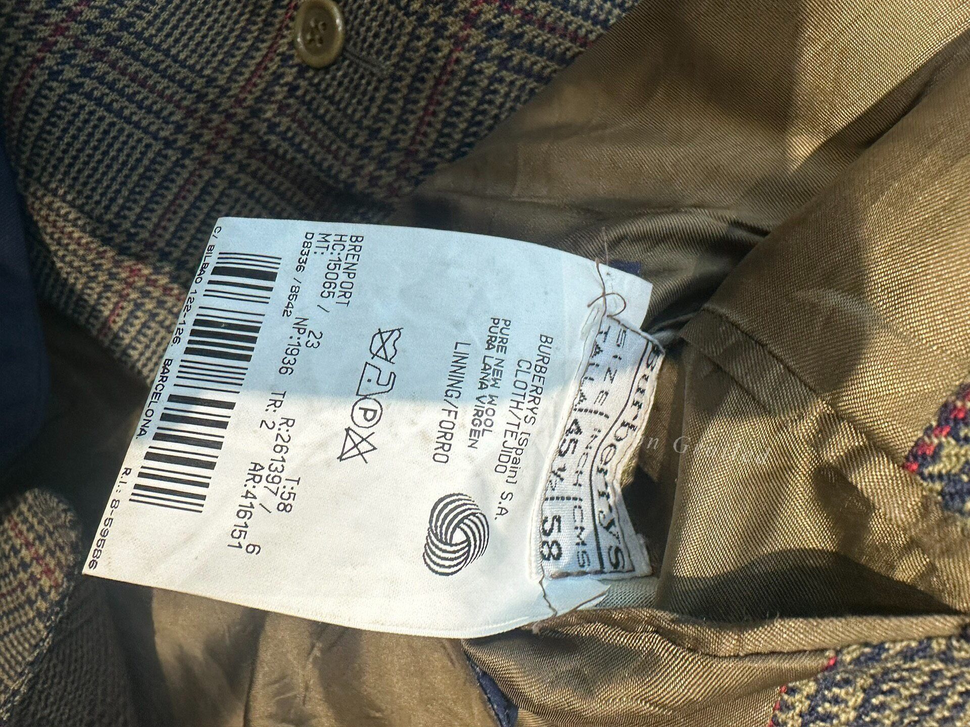 Burberry Burberry Classic Pure Wool Suit Size US M / EU 48-50 / 2 - 5 Thumbnail