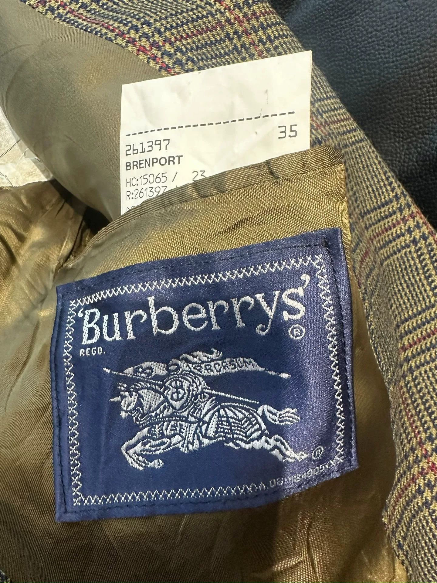 Burberry Burberry Classic Pure Wool Suit Size US M / EU 48-50 / 2 - 3 Thumbnail