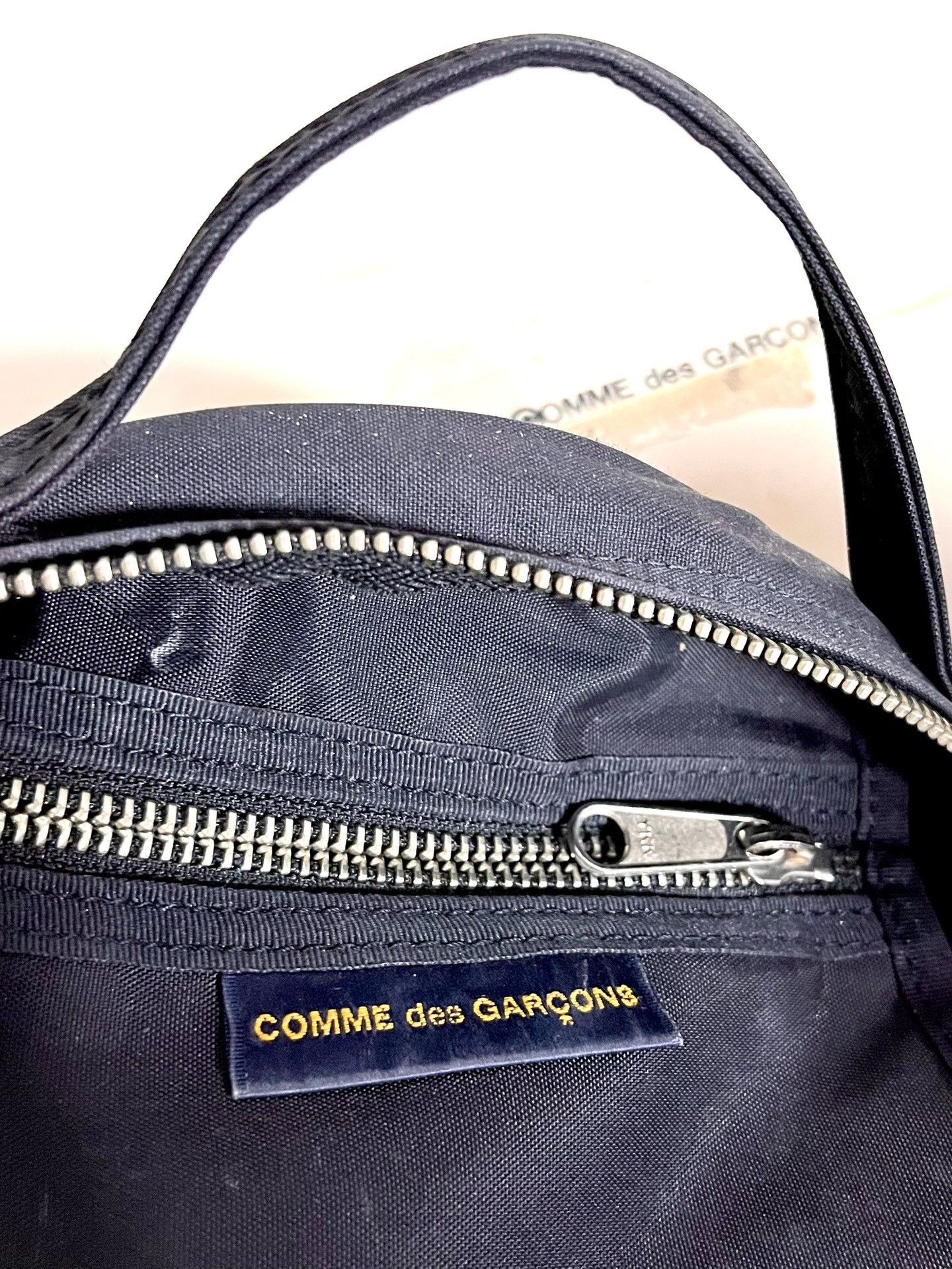 Comme des Garcons Comme des Garçons Tiny Bag Round Size ONE SIZE - 7 Thumbnail