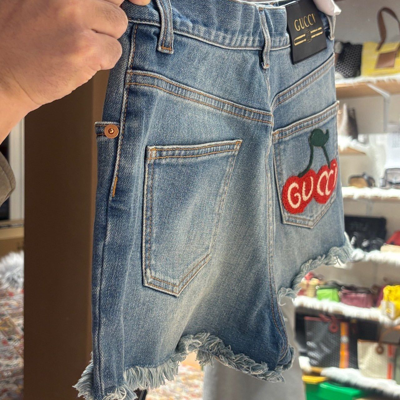 Gucci Gucci Cherry Embroidered Denim Shorts Size 26 Size 26" / US 2 / IT 38 - 6 Thumbnail