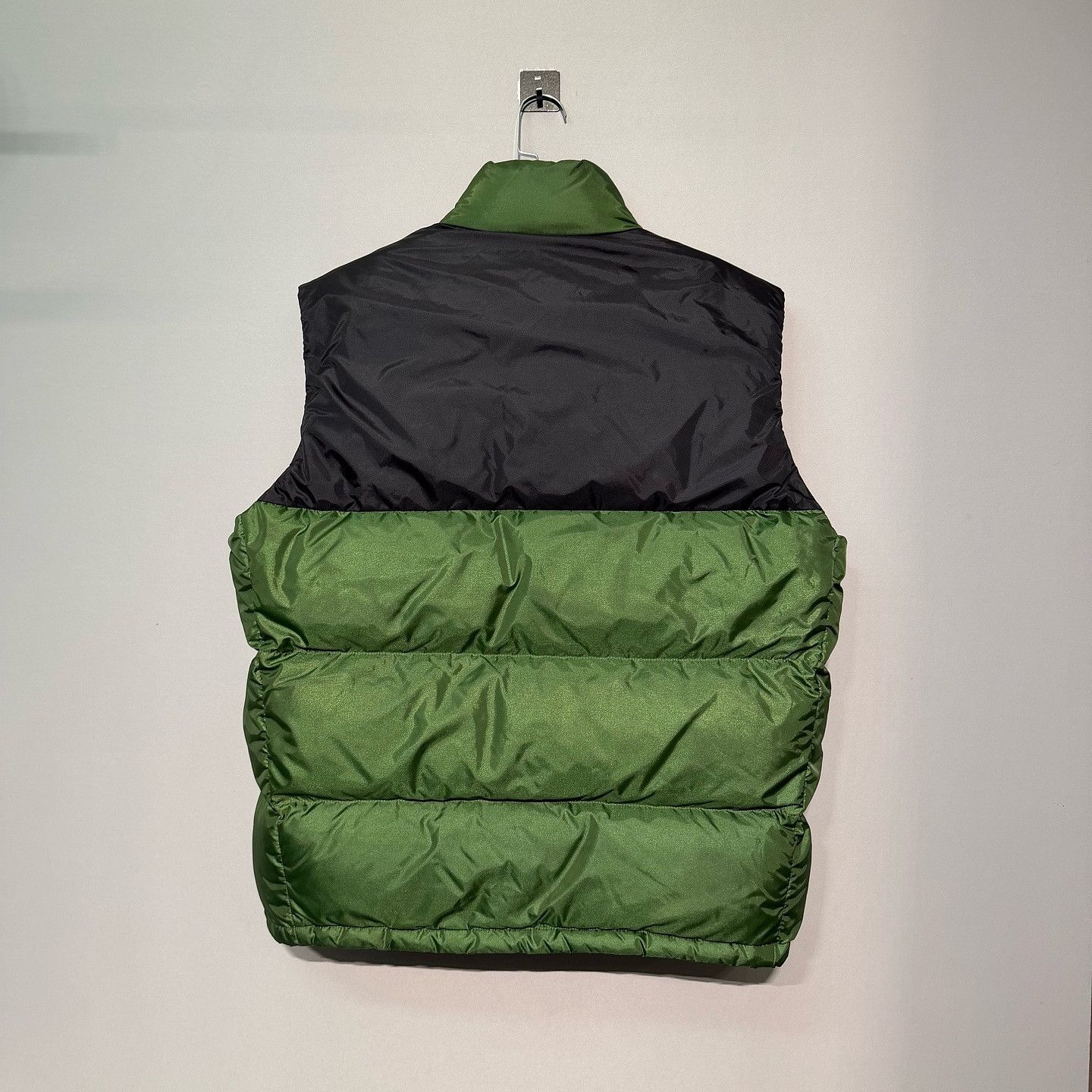 Gucci Gucci Logo Patch Puffer Vest Size L Size US L / EU 52-54 / 3 - 2 Thumbnail