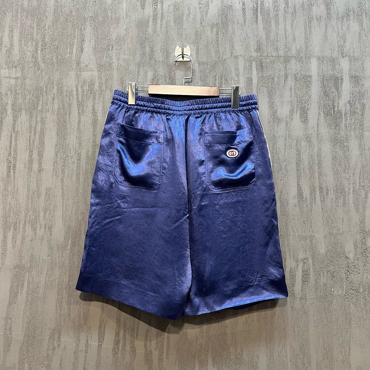 Gucci Gucci Satin Stripe Shorts Size 50 Size US 34 / EU 50 - 2 Thumbnail