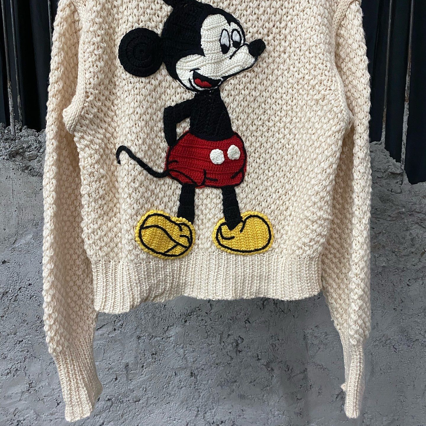Gucci Gucci x Disney Mickey Mouse Knit Sweater Size XS Size XS / US 0-2 / IT 36-38 - 6 Thumbnail