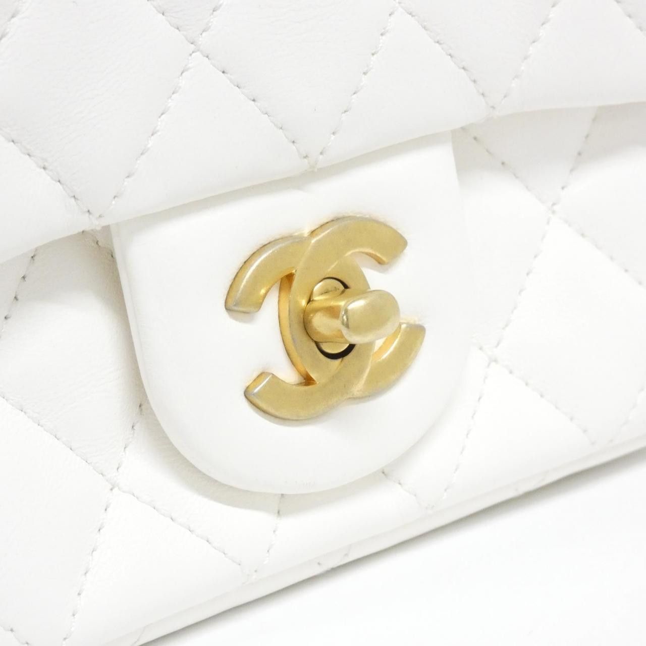 Chanel Chanel Chanel Lambskin Shoulder Bag Leather Shoulder Bag AS2203 DUTY FREE for USA Size ONE SIZE - 6 Thumbnail