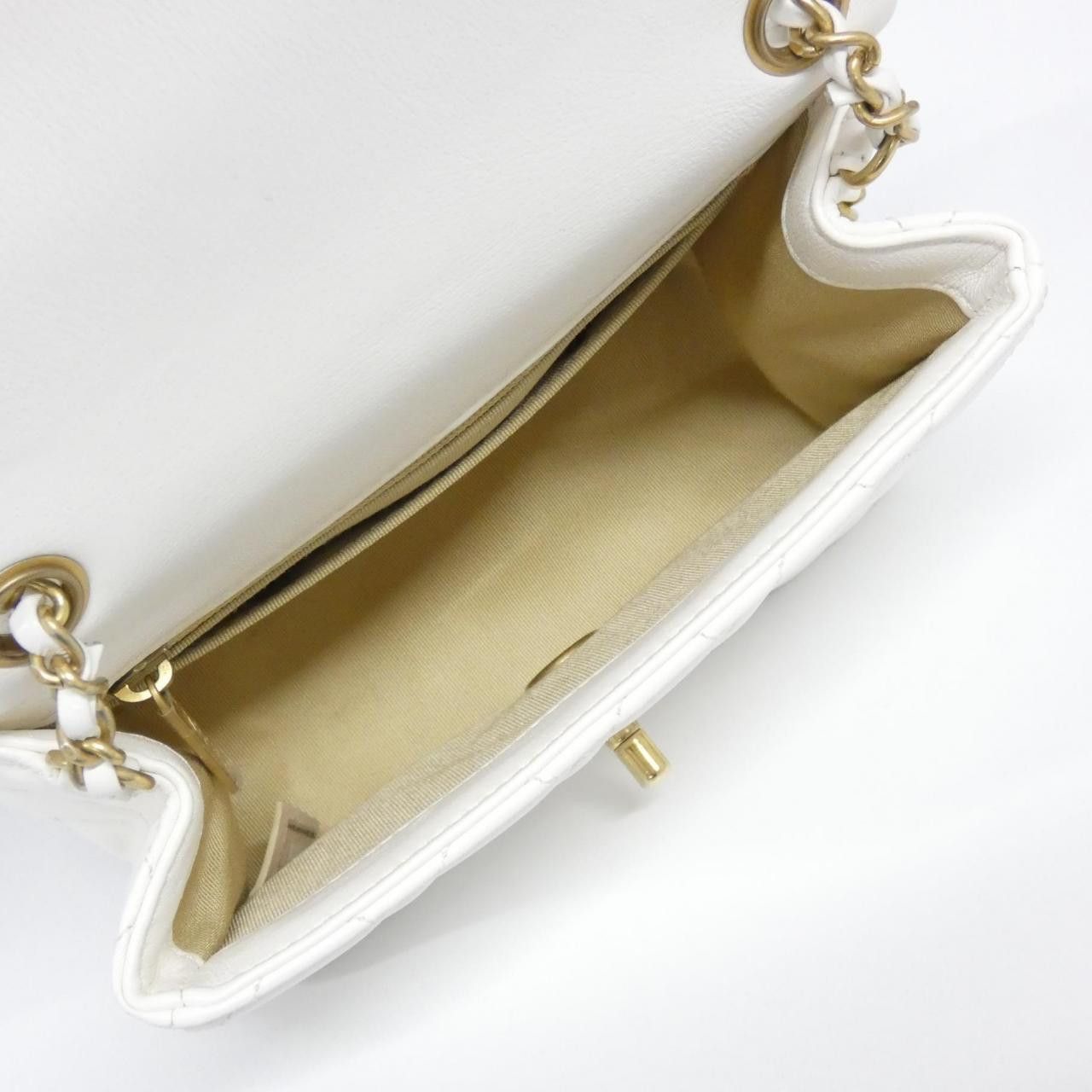 Chanel Chanel Chanel Lambskin Shoulder Bag Leather Shoulder Bag AS2203 DUTY FREE for USA Size ONE SIZE - 8 Thumbnail