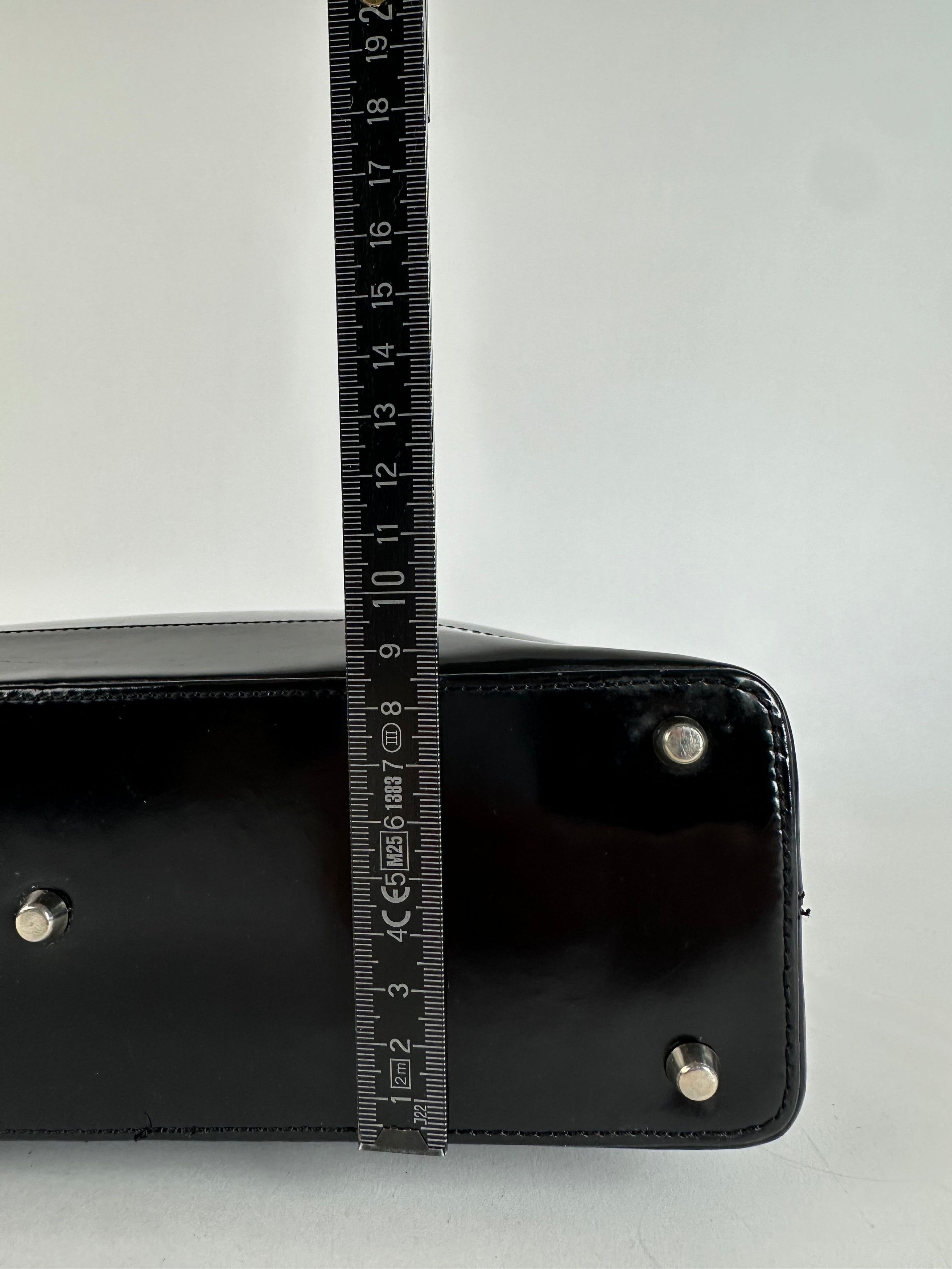 Versace Gianni Black Patent Leather Handbag with Silver-Tone Medusa Size ONE SIZE - 13 Thumbnail