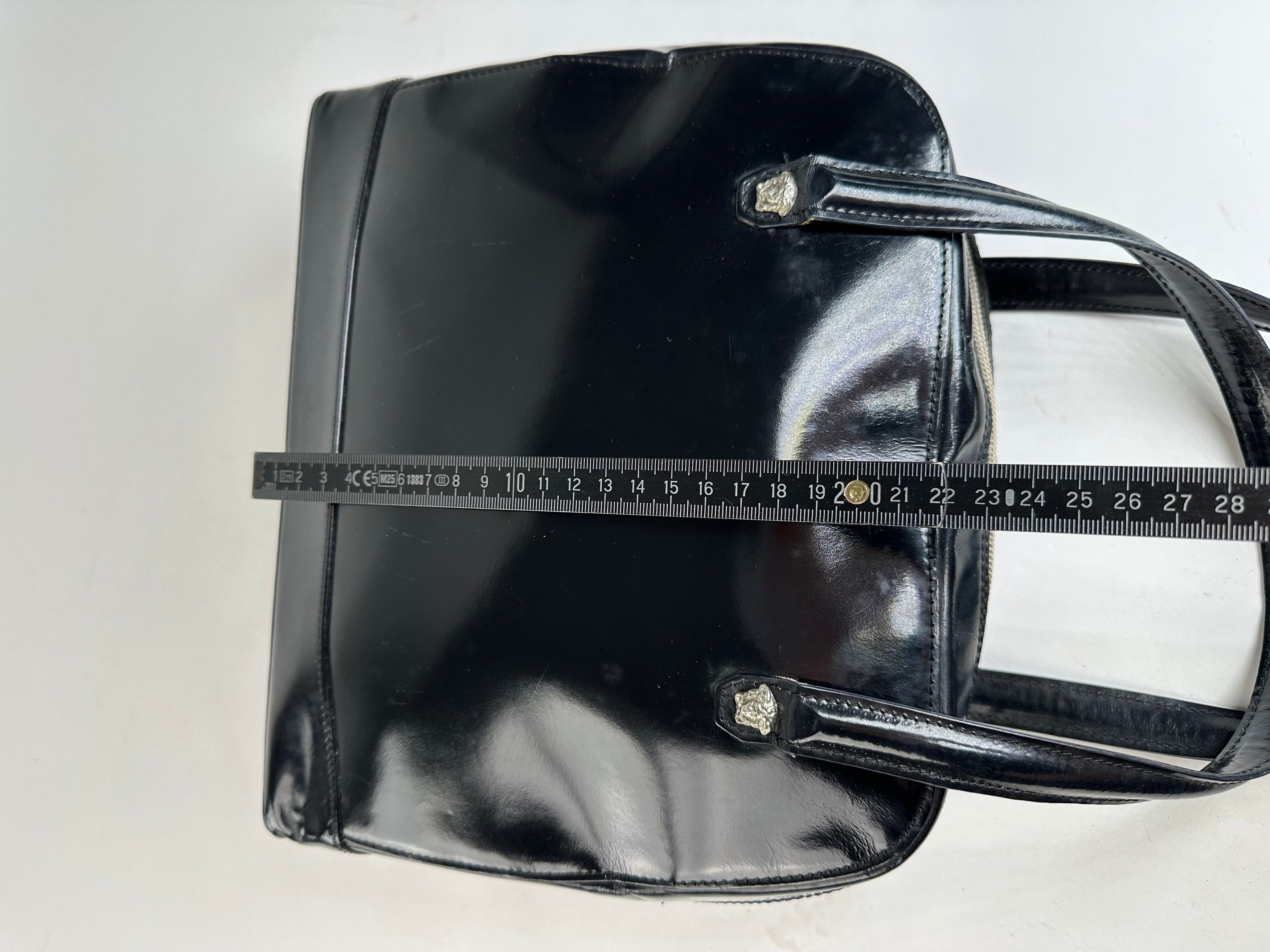 Versace Gianni Black Patent Leather Handbag with Silver-Tone Medusa Size ONE SIZE - 12 Thumbnail