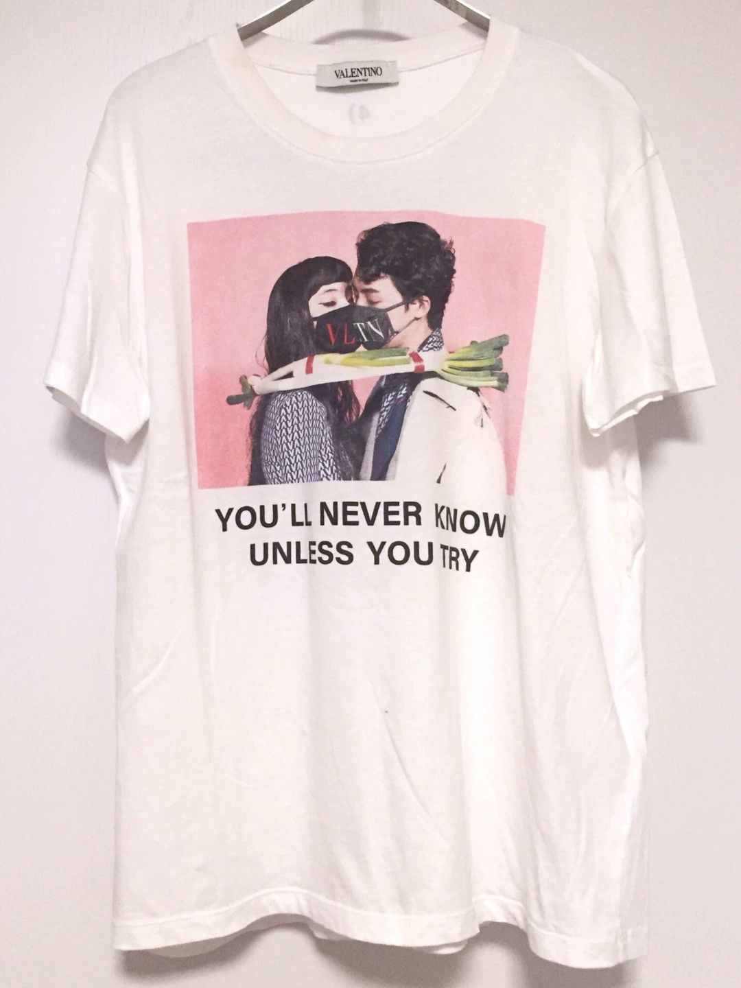 Valentino Valentino x Izumi Miyazaki Collaboration T-shirt Size US M / EU 48-50 / 2 - 4 Thumbnail