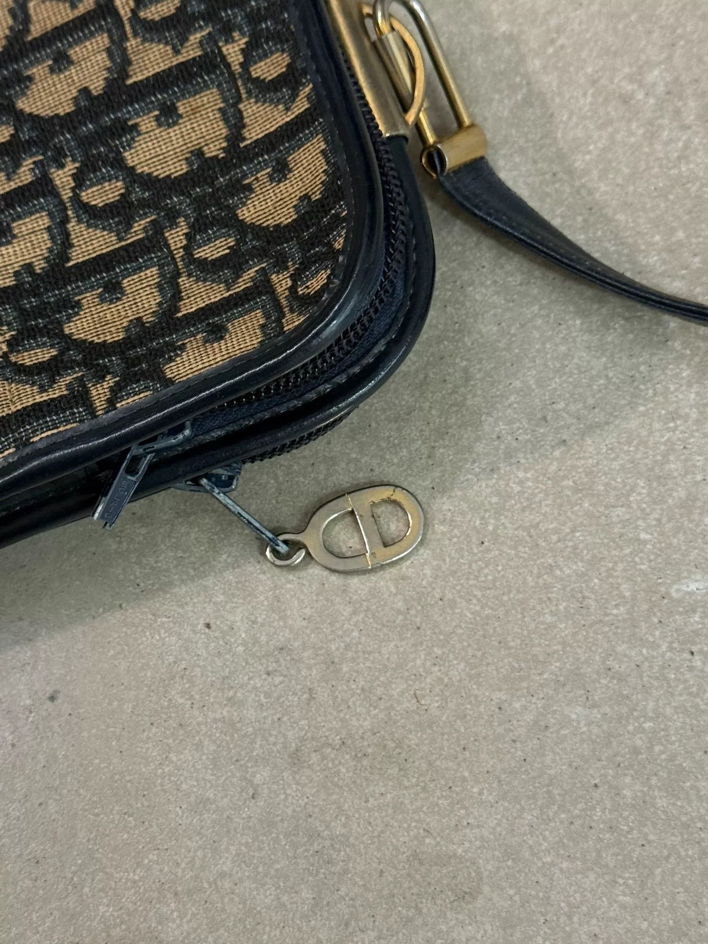 Vintage Vintage Dior Monogram Shoulder Bag Size ONE SIZE - 4 Thumbnail