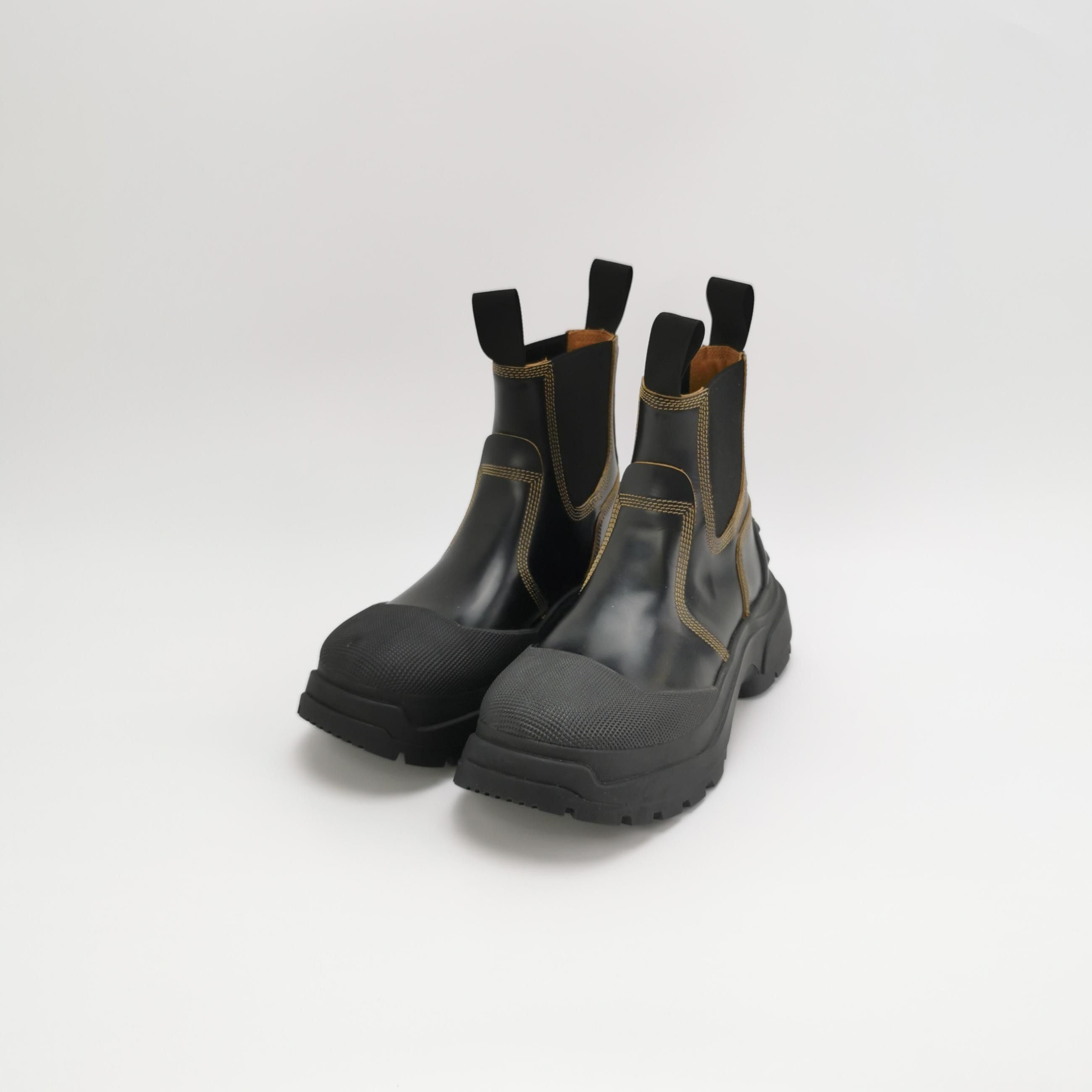 Maison Margiela Maison Margiela Lug Sole Chelsea Boots Size 37 Size US 7 / IT 37 - 3 Thumbnail