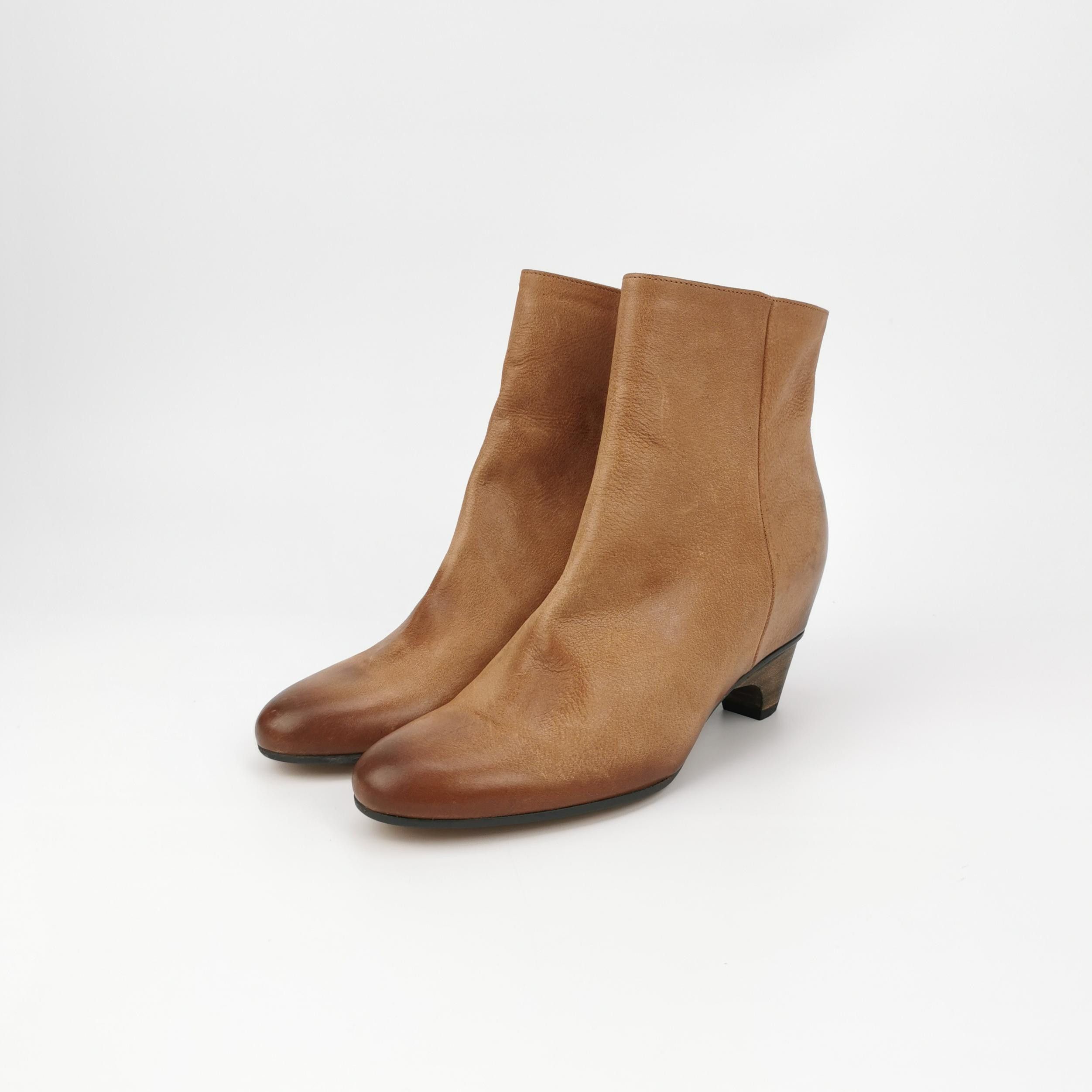 Maison Margiela Maison Margiela Brown Leather Ankle Boots Size 36.5 Size US 6.5 / IT 36.5 - 2 Thumbnail
