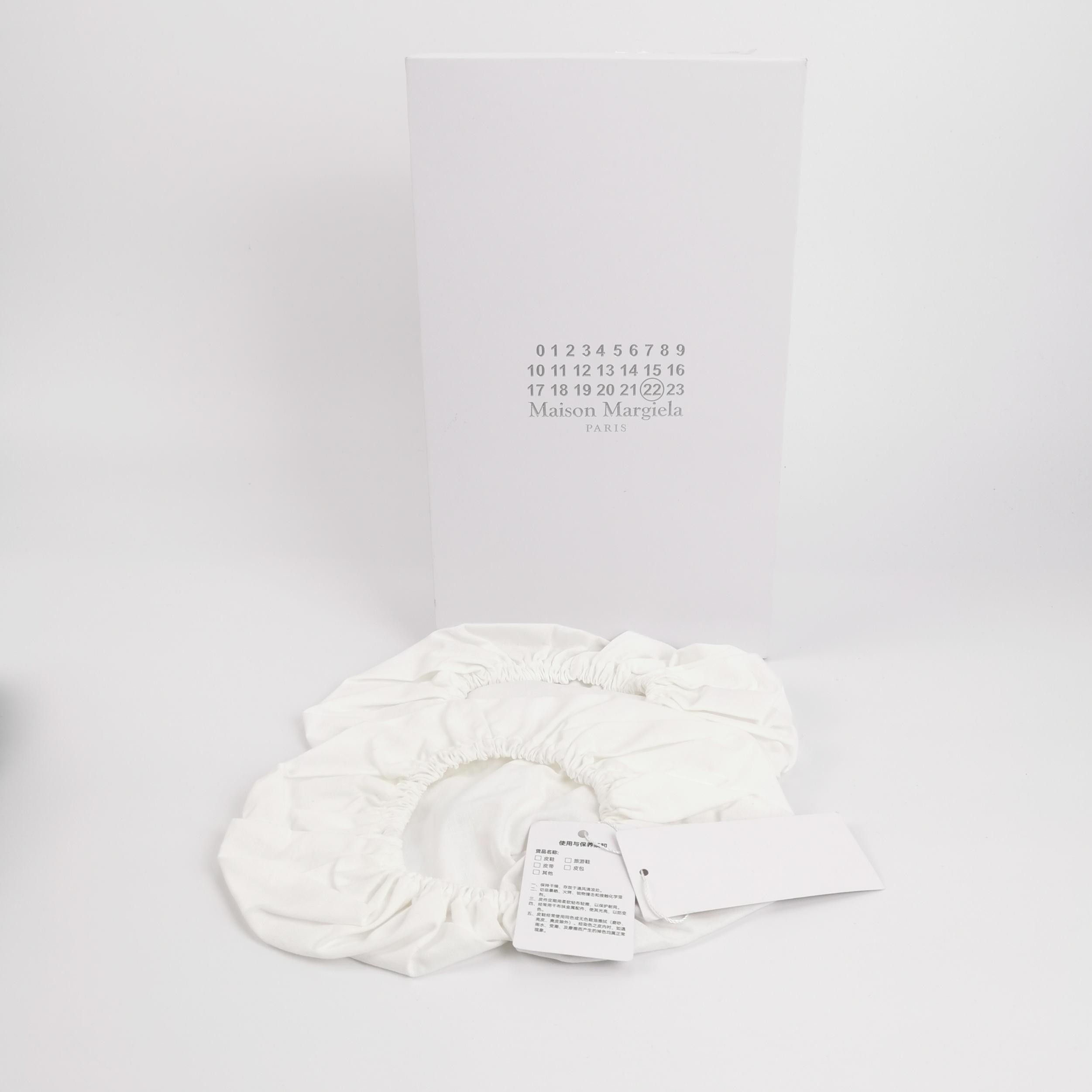Maison Margiela Maison Margiela Replica Low-Top Sneakers Size 35 Size US 5 / IT 35 - 6 Thumbnail