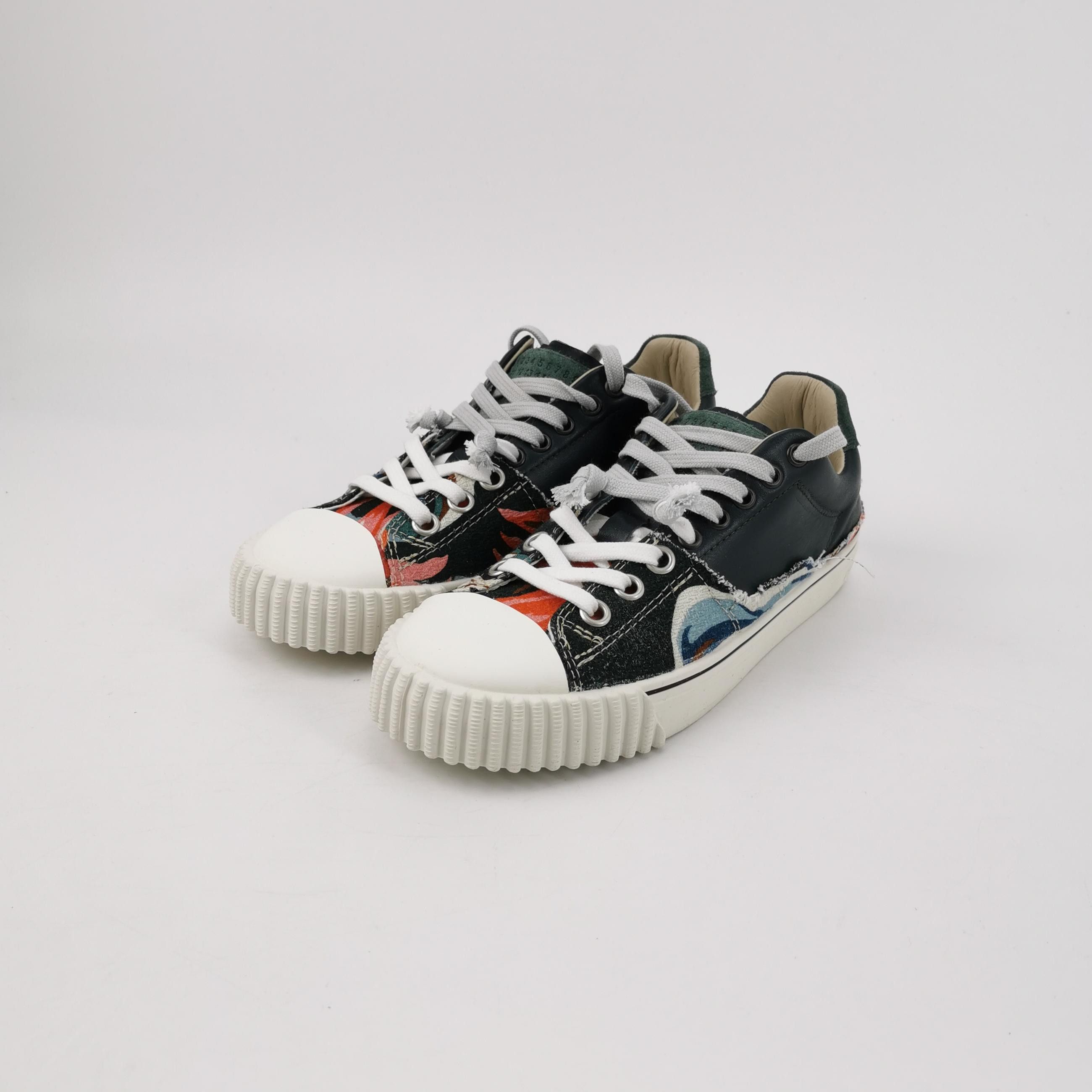 Maison Margiela Maison Margiela Printed Low-Top Sneakers Size 37 Size US 7 / IT 37 - 2 Thumbnail