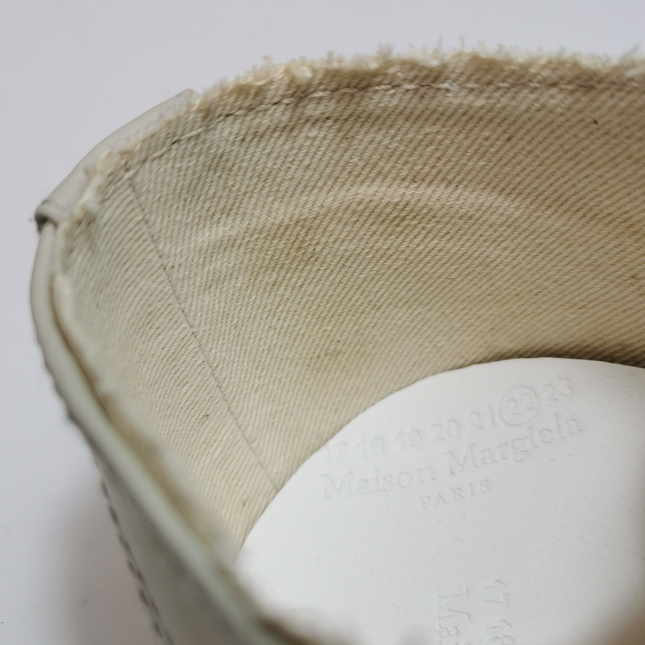 Maison Margiela Maison Margiela Beige Low-Top Sneakers Size 36 Size US 6 / IT 36 - 10 Thumbnail