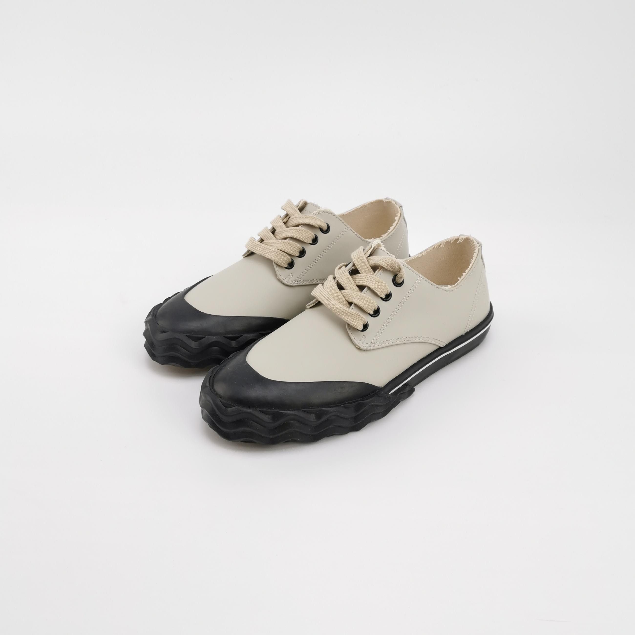 Maison Margiela Maison Margiela Beige Low-Top Sneakers Size 36 Size US 6 / IT 36 - 2 Thumbnail