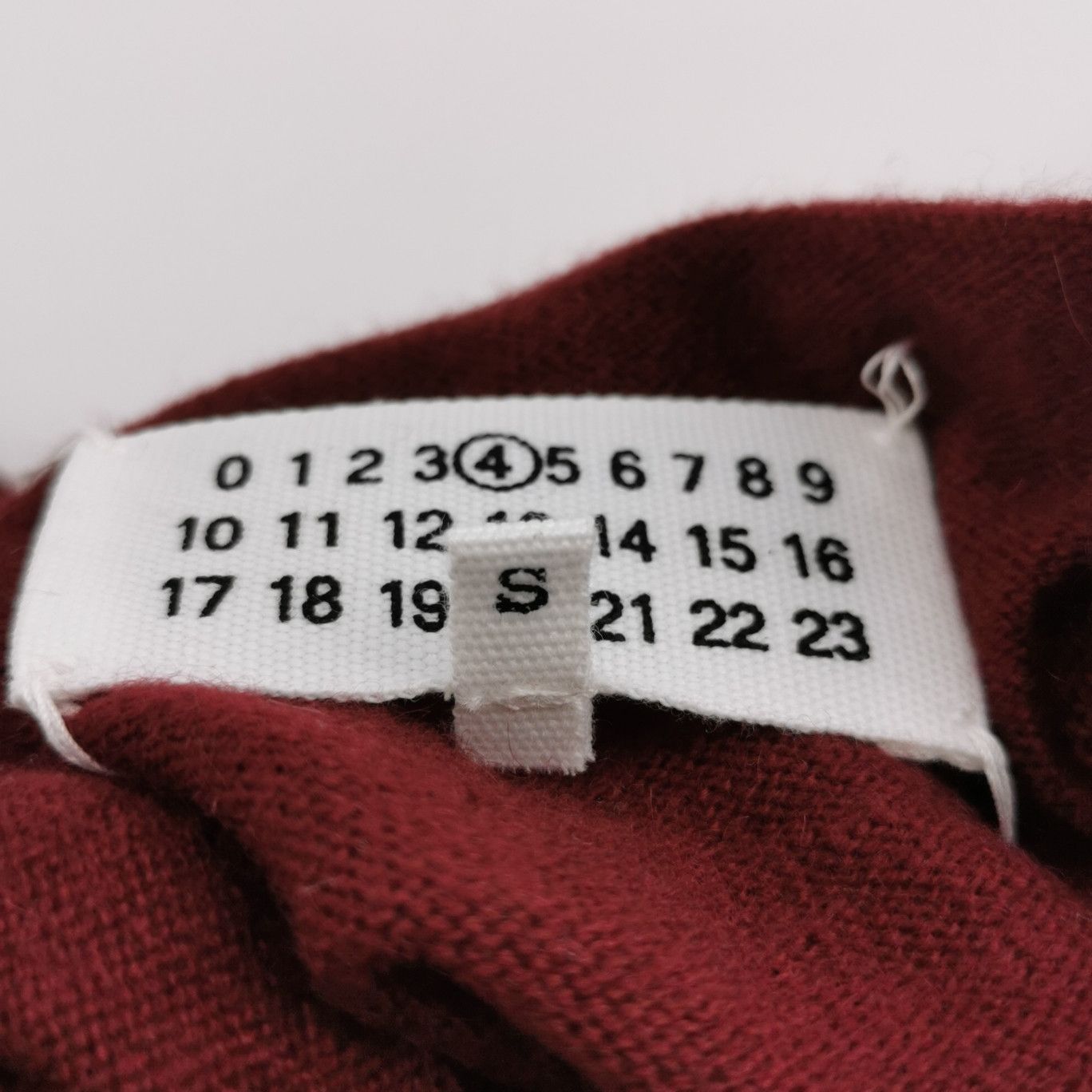 Maison Margiela Maison Margiela Burgundy Cashmere Turtleneck Sweater S Size S / US 4 / IT 40 - 4 Thumbnail