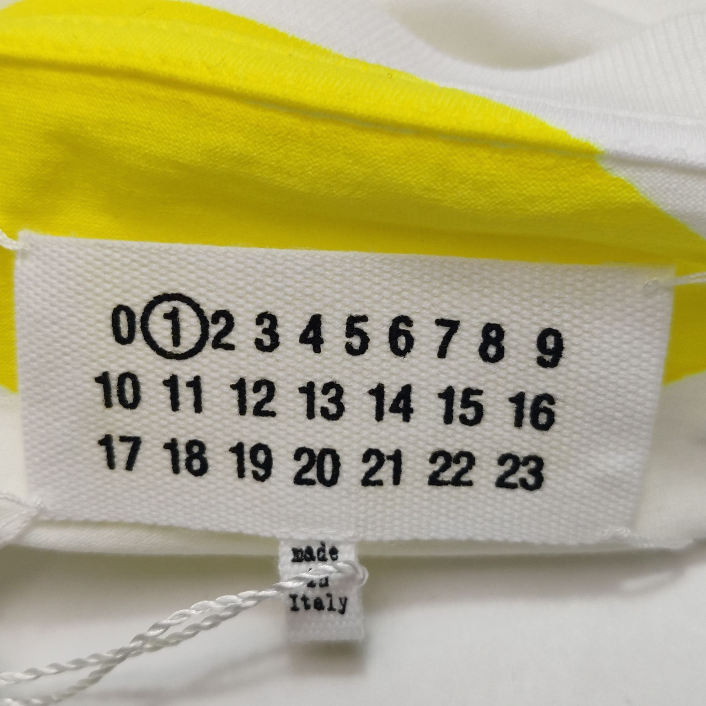 Maison Margiela Maison Margiela Yellow Patch T-Shirt Size S Size S / US 4 / IT 40 - 5 Thumbnail