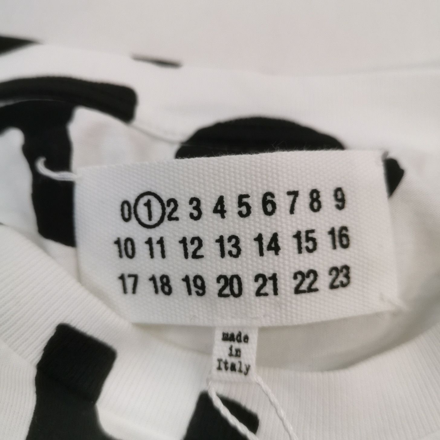 Maison Margiela Maison Margiela Graphic Print T-Shirt Size XS Size XS / US 0-2 / IT 36-38 - 5 Thumbnail