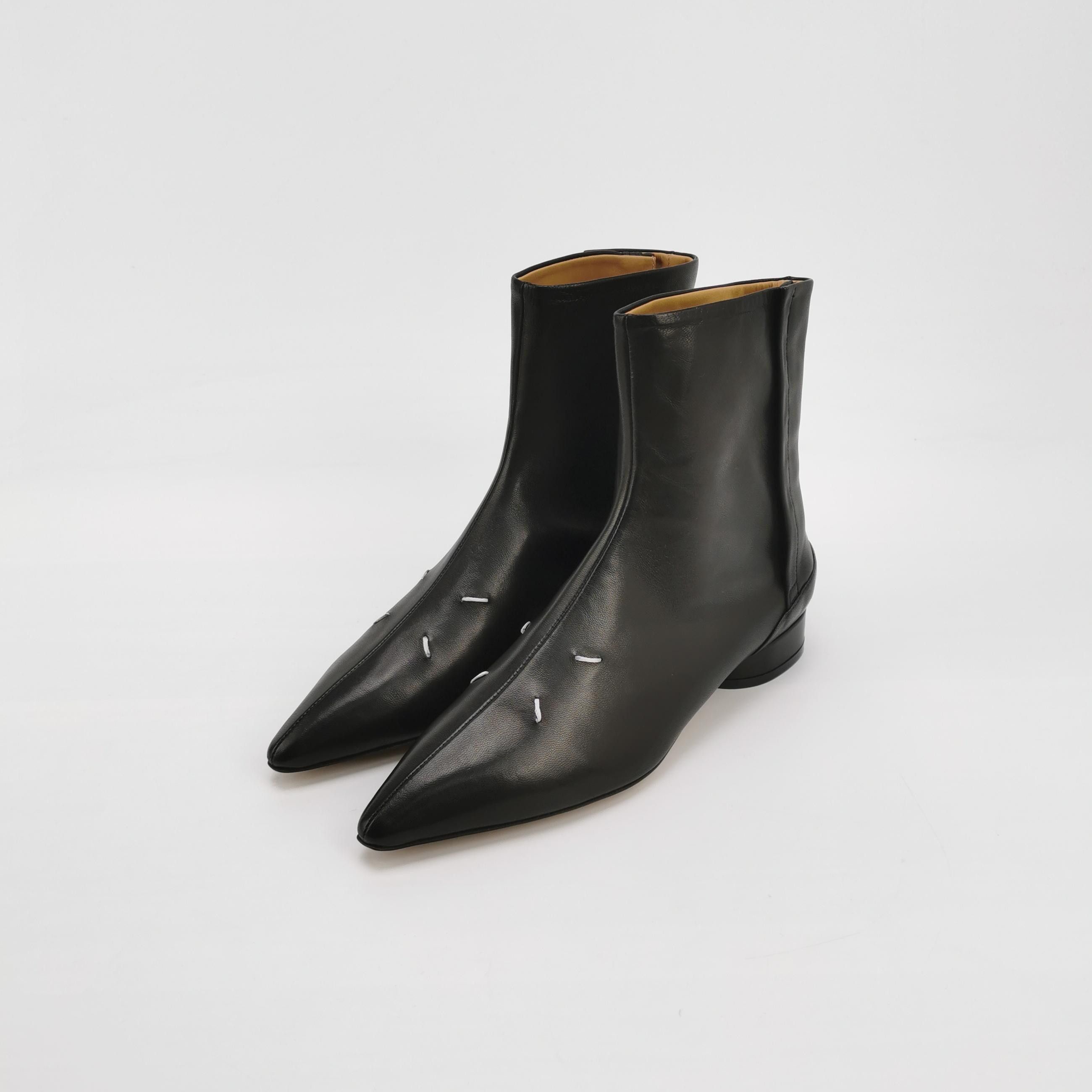 Maison Margiela Maison Margiela Black Pointed Ankle Boots Size 35 Size US 5 / IT 35 - 2 Thumbnail