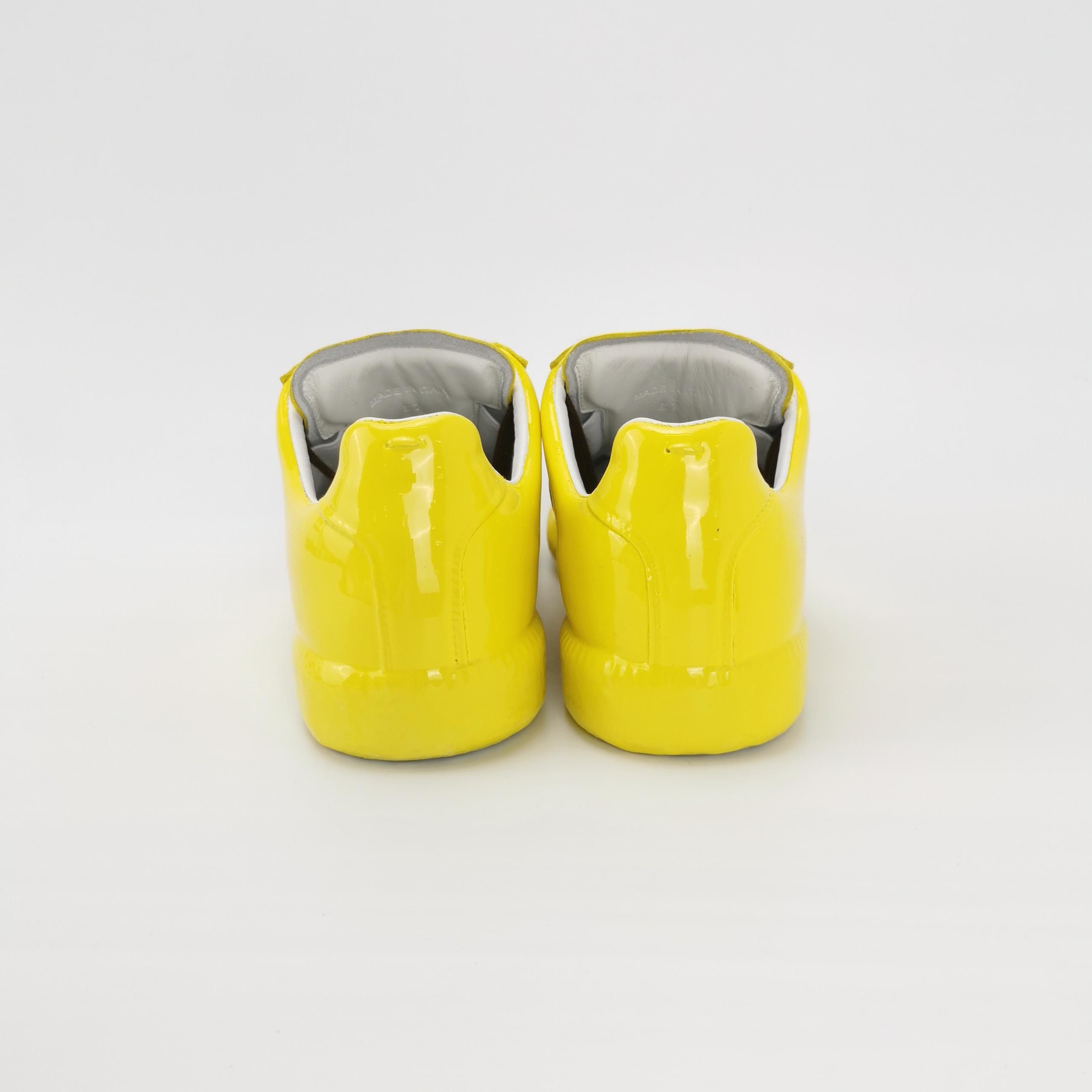 Maison Margiela Maison Margiela Yellow Patent Low-Top Sneakers Size 37 Size US 7 / IT 37 - 4 Thumbnail