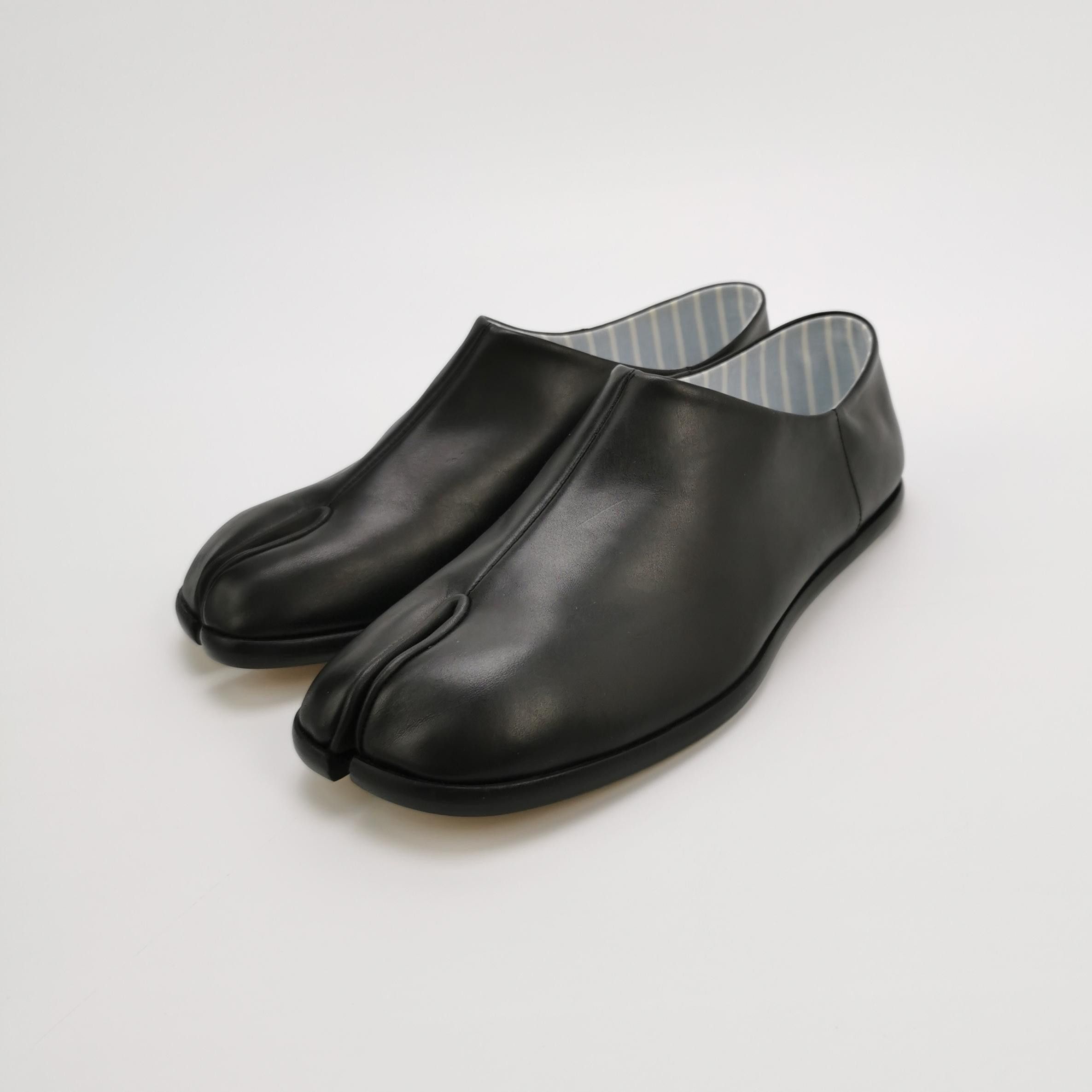 Maison Margiela Maison Margiela Black Tabi Leather Flats Size 37 Size US 7 / IT 37 - 2 Thumbnail
