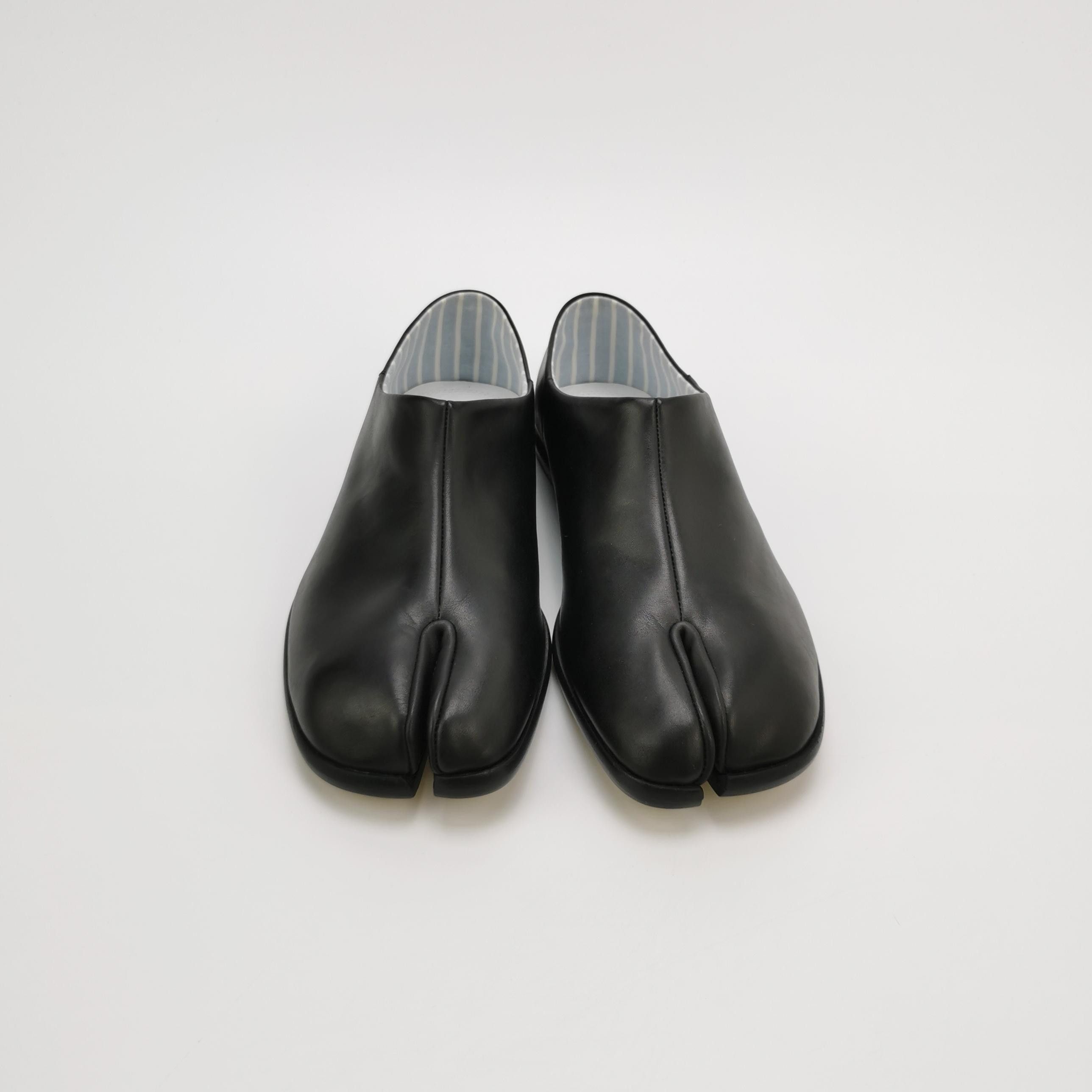 Maison Margiela Maison Margiela Black Tabi Leather Flats Size 37 Size US 7 / IT 37 - 3 Thumbnail