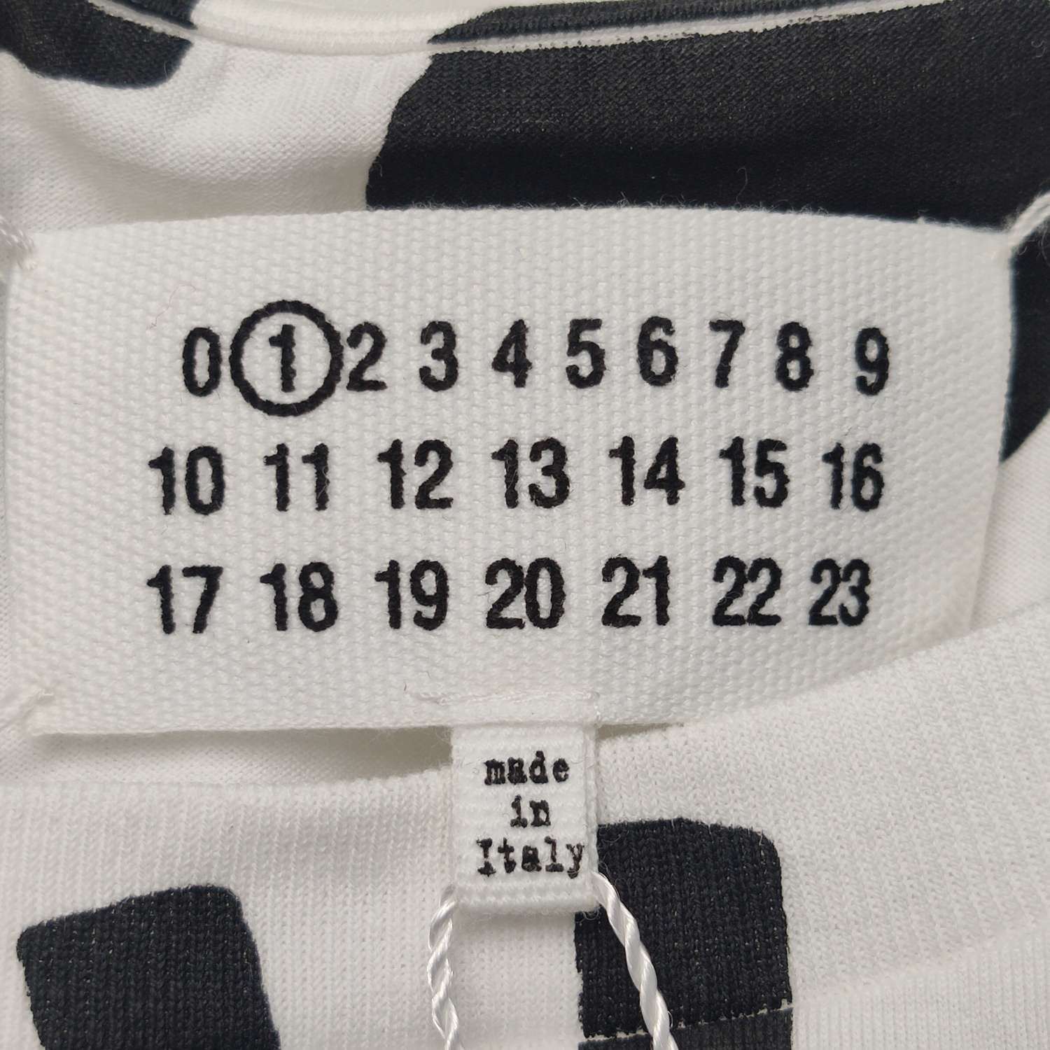 Maison Margiela Maison Margiela Letter Logo Short Sleeve T-Shirt Size XS Size XS / US 0-2 / IT 36-38 - 5 Thumbnail