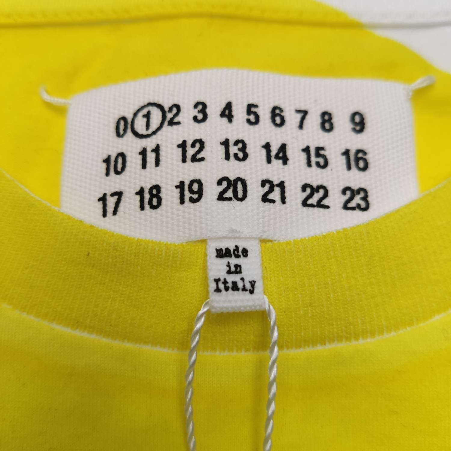 Maison Margiela Maison Margiela Yellow Graphic T-Shirt XS Size XS / US 0-2 / IT 36-38 - 5 Thumbnail