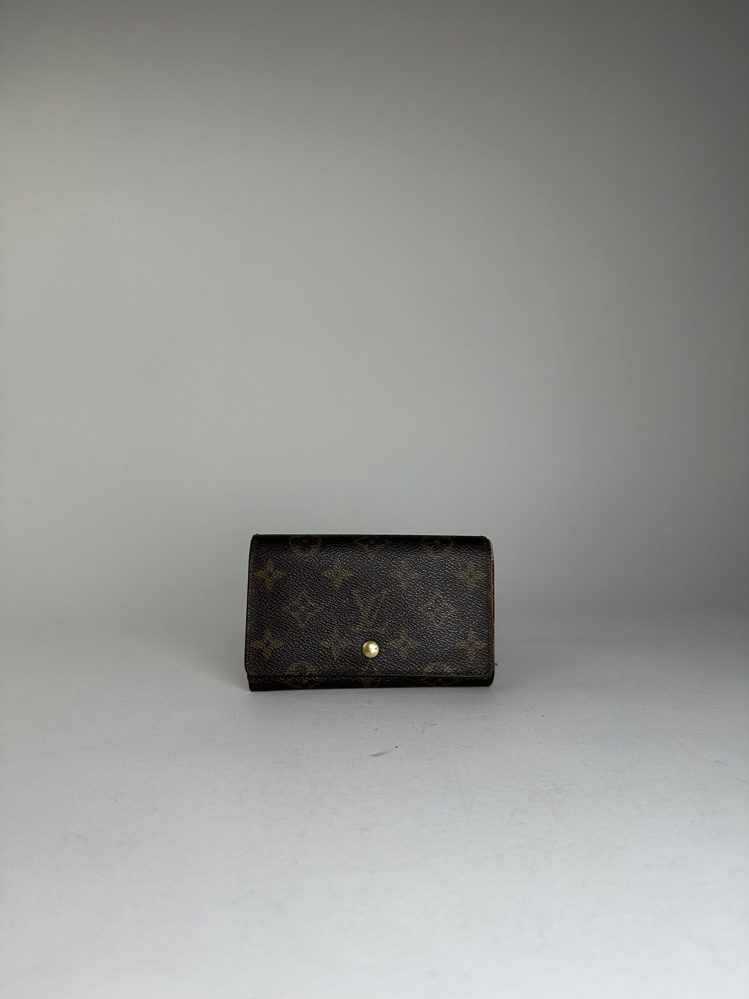Louis Vuitton Monogram Canvas Wallet Brown Size ONE SIZE - 9 Thumbnail