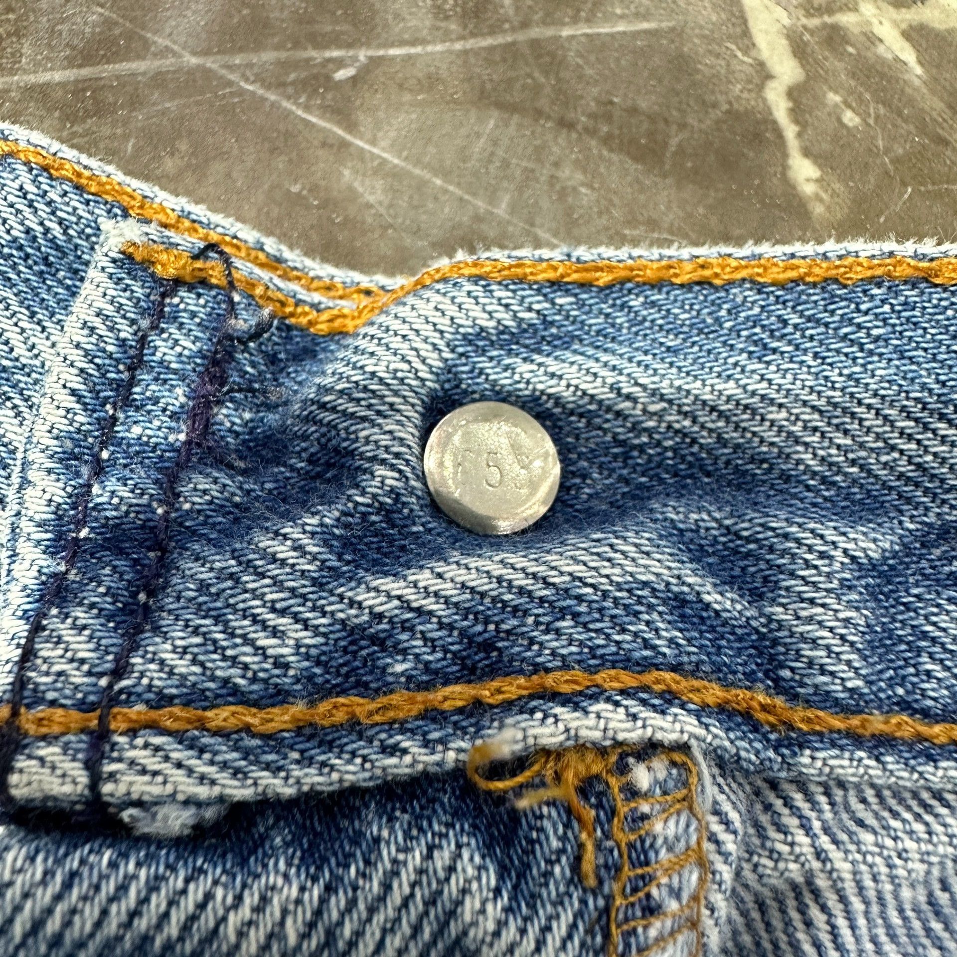 Levi's Levi's 501 90s Denim Shorts Size 28" / US 6 / IT 42 - 3 Thumbnail
