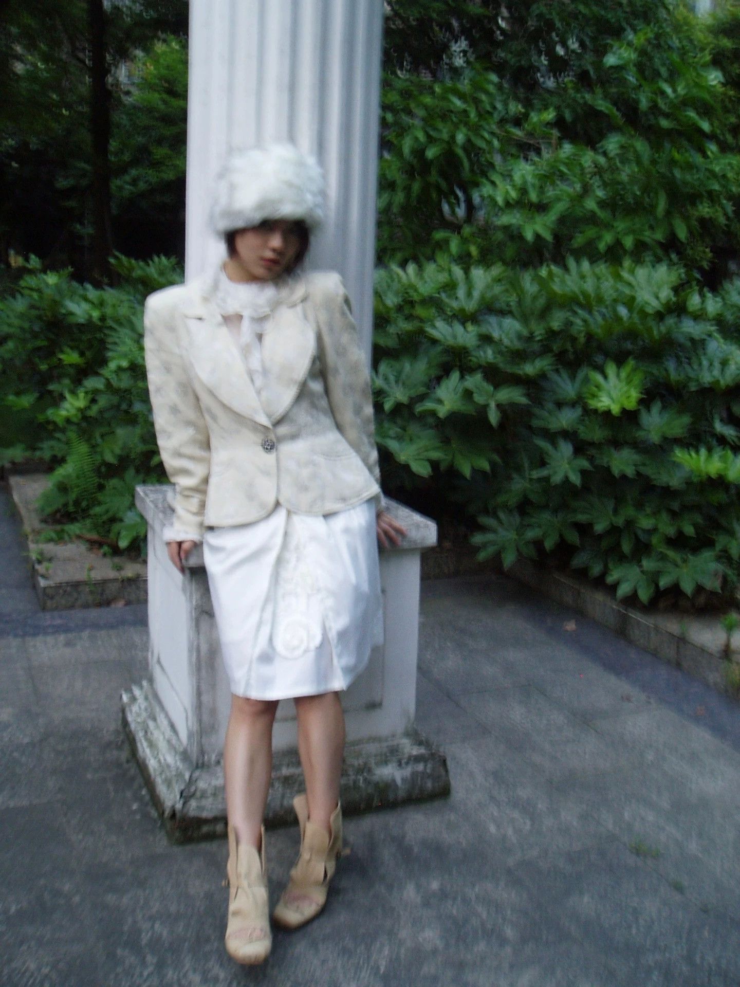 Miu Miu MiuMiu Cream White Pleated 3D Flower Skirt Size 36" / US 14 / IT 50 - 7 Thumbnail