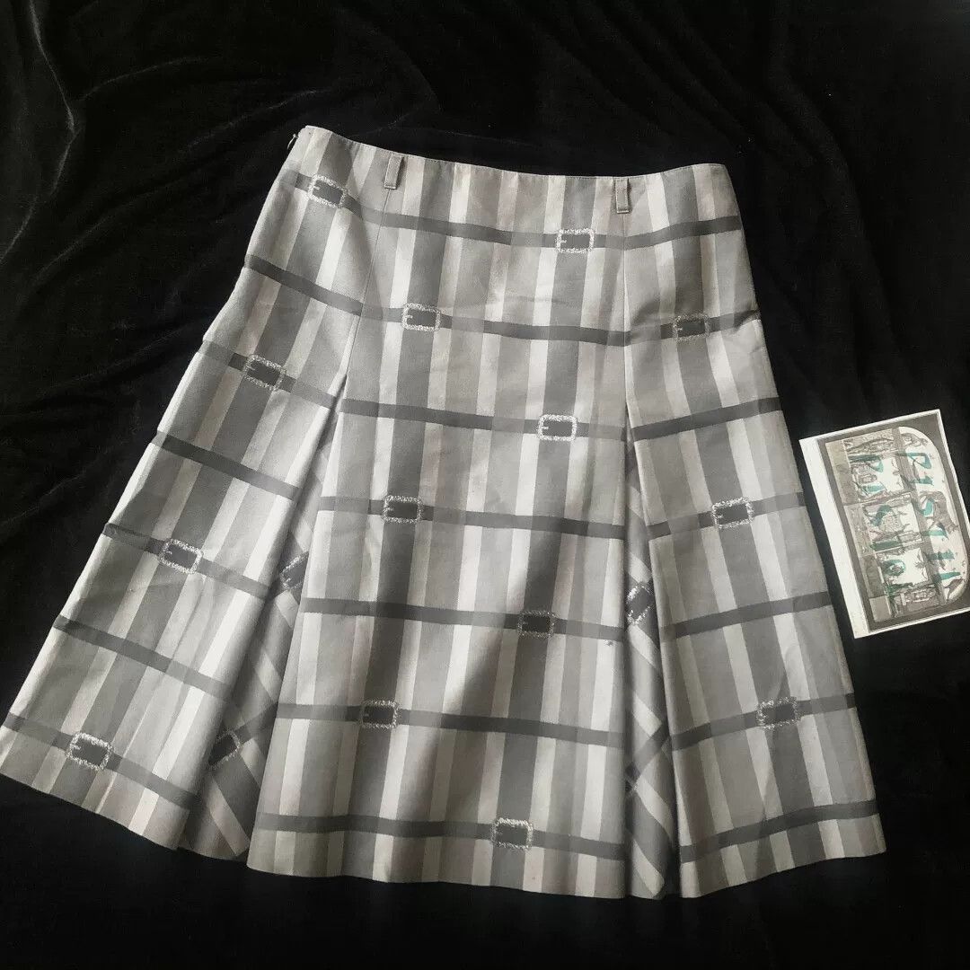Burberry Burberry Vintage Gray Plaid Midi Skirt Size 40" / US 18 - 2 Thumbnail