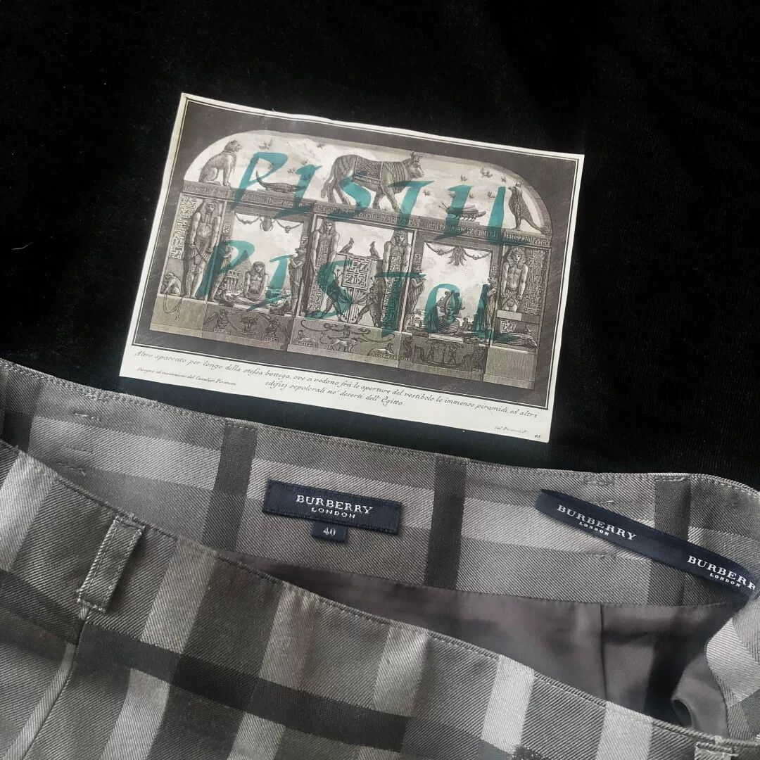 Burberry Burberry Vintage Gray Plaid Midi Skirt Size 40" / US 18 - 5 Thumbnail