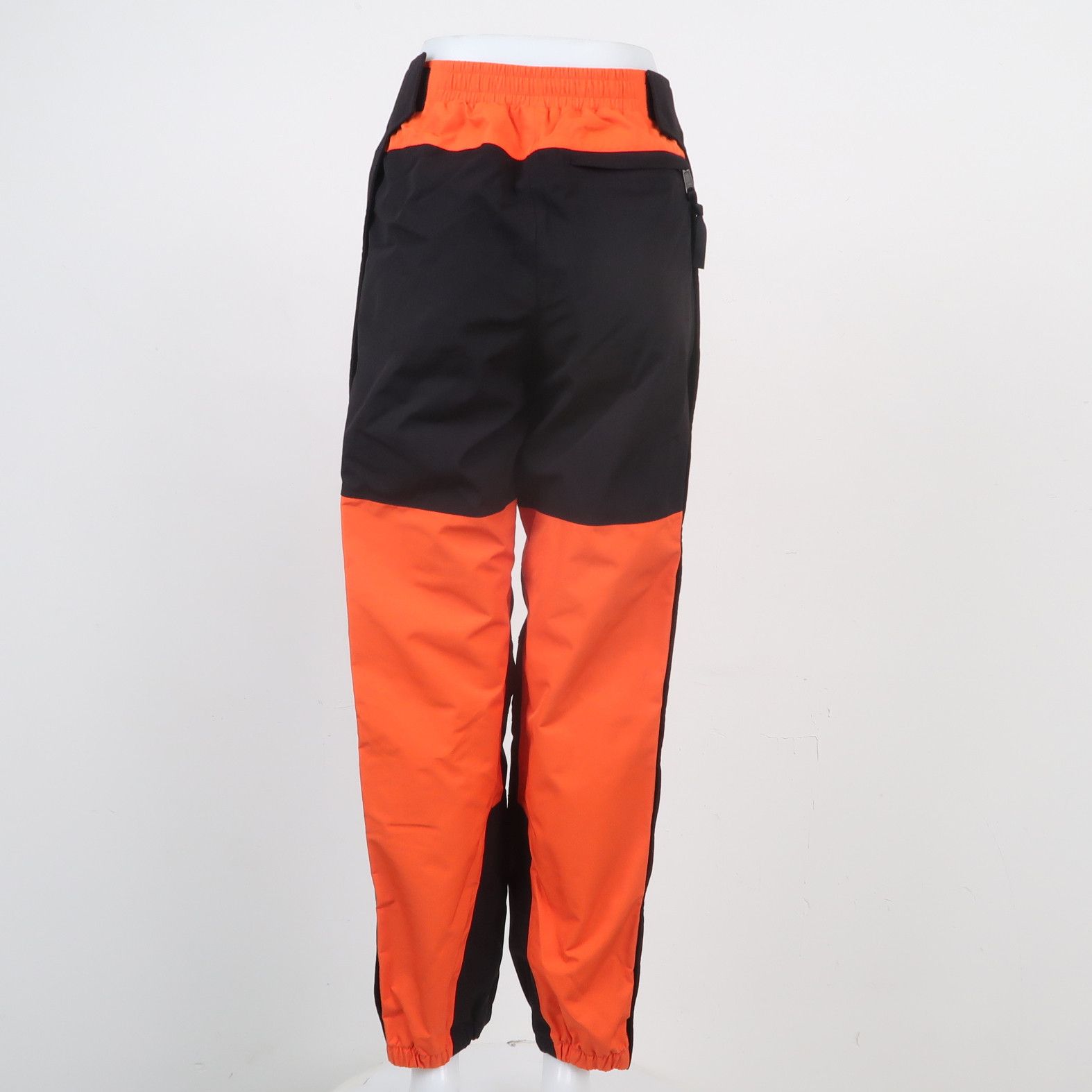 Gucci × The North Face The North Face x Gucci Logo Nylon Pants Size XS Size US 28 / EU 44 - 2 Thumbnail