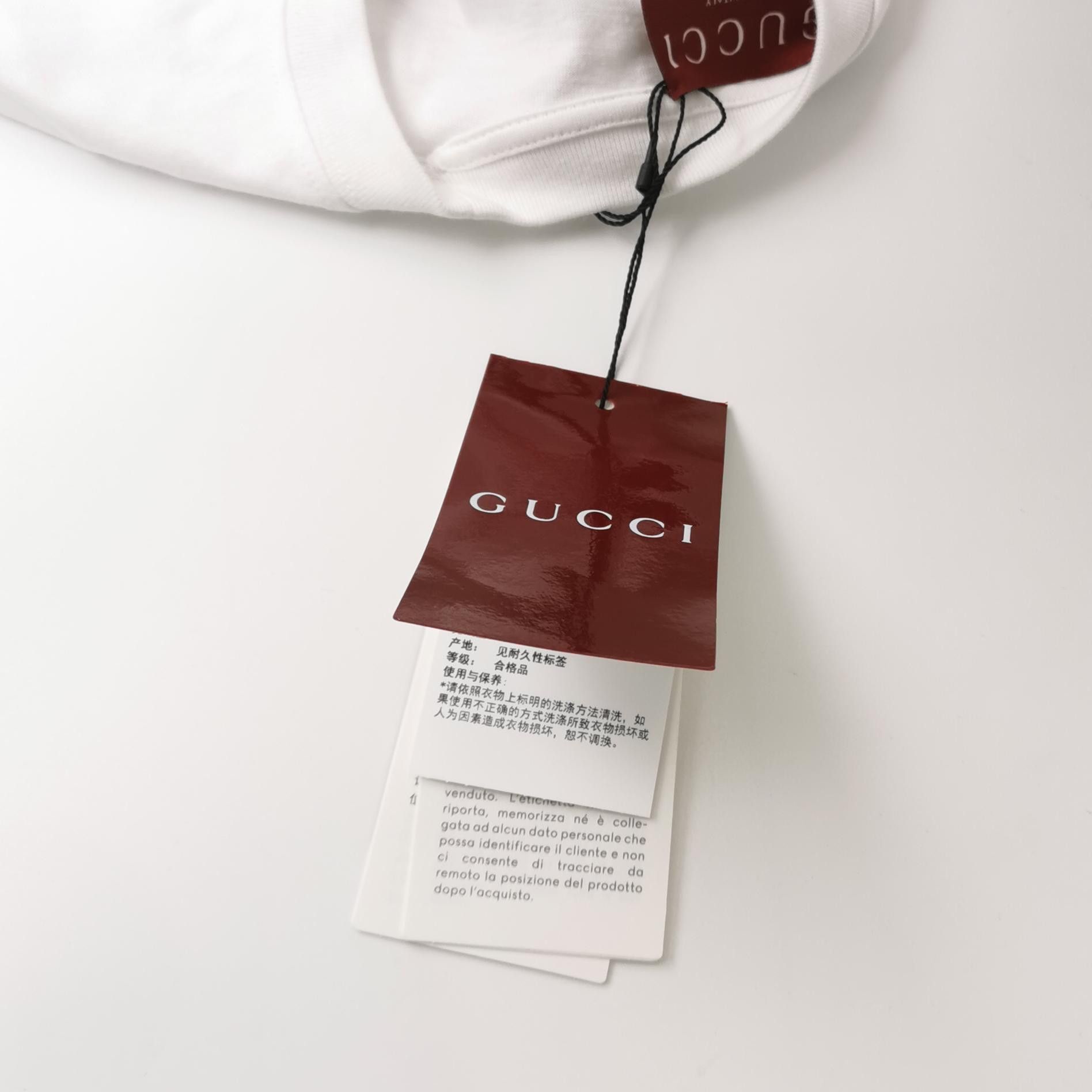 Gucci Gucci Logo T-Shirt Size M Size US M / EU 48-50 / 2 - 4 Thumbnail